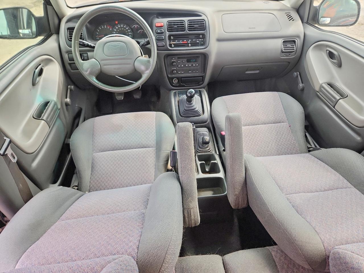 2003 Chevrolet Tracker Black vin: 2CNBJ13C636902466