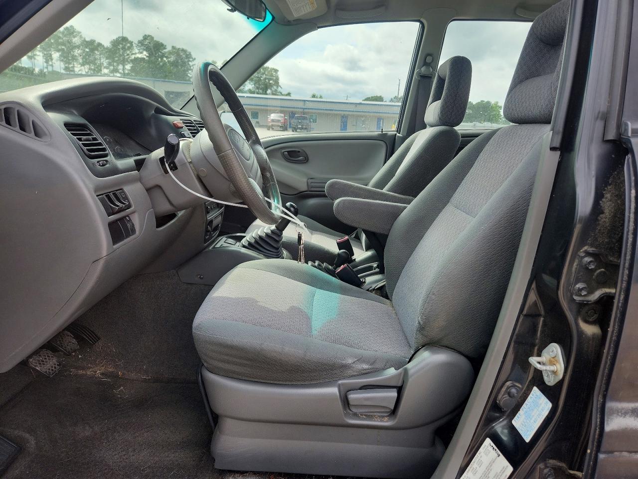 2003 Chevrolet Tracker Black vin: 2CNBJ13C636902466