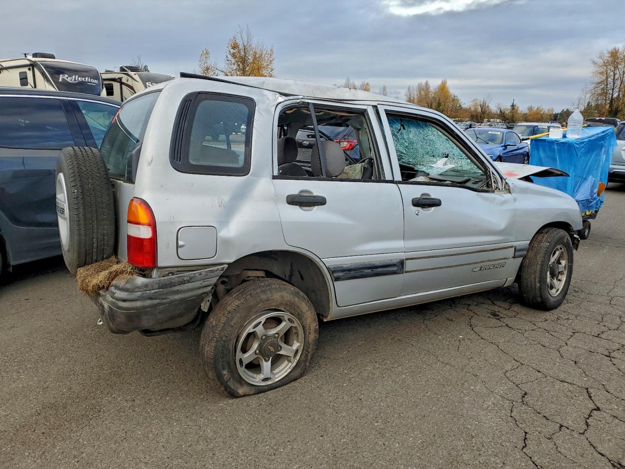 2000 Chev Tracker Серебряный vin: 2CNBJ13C6Y6910753