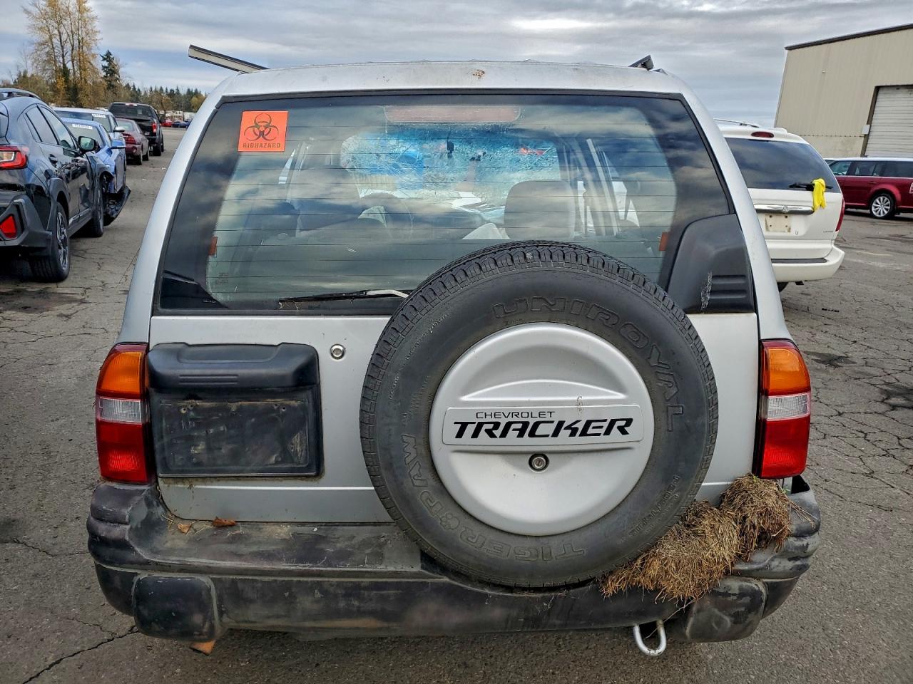 2000 Chev Tracker Серебряный vin: 2CNBJ13C6Y6910753