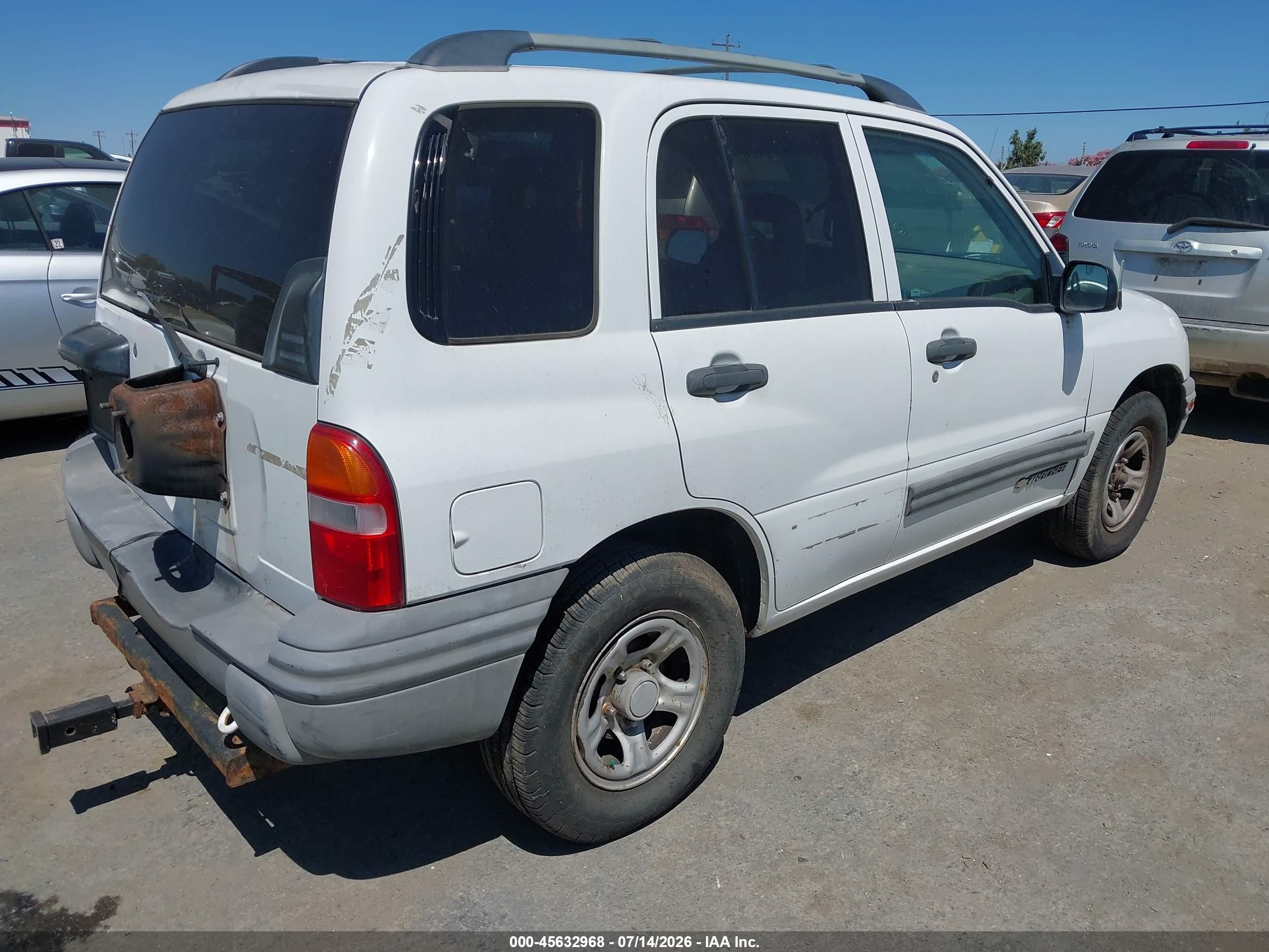 2003 Chevrolet Tracker Hard Top Base Белый vin: 2CNBJ13C736949103