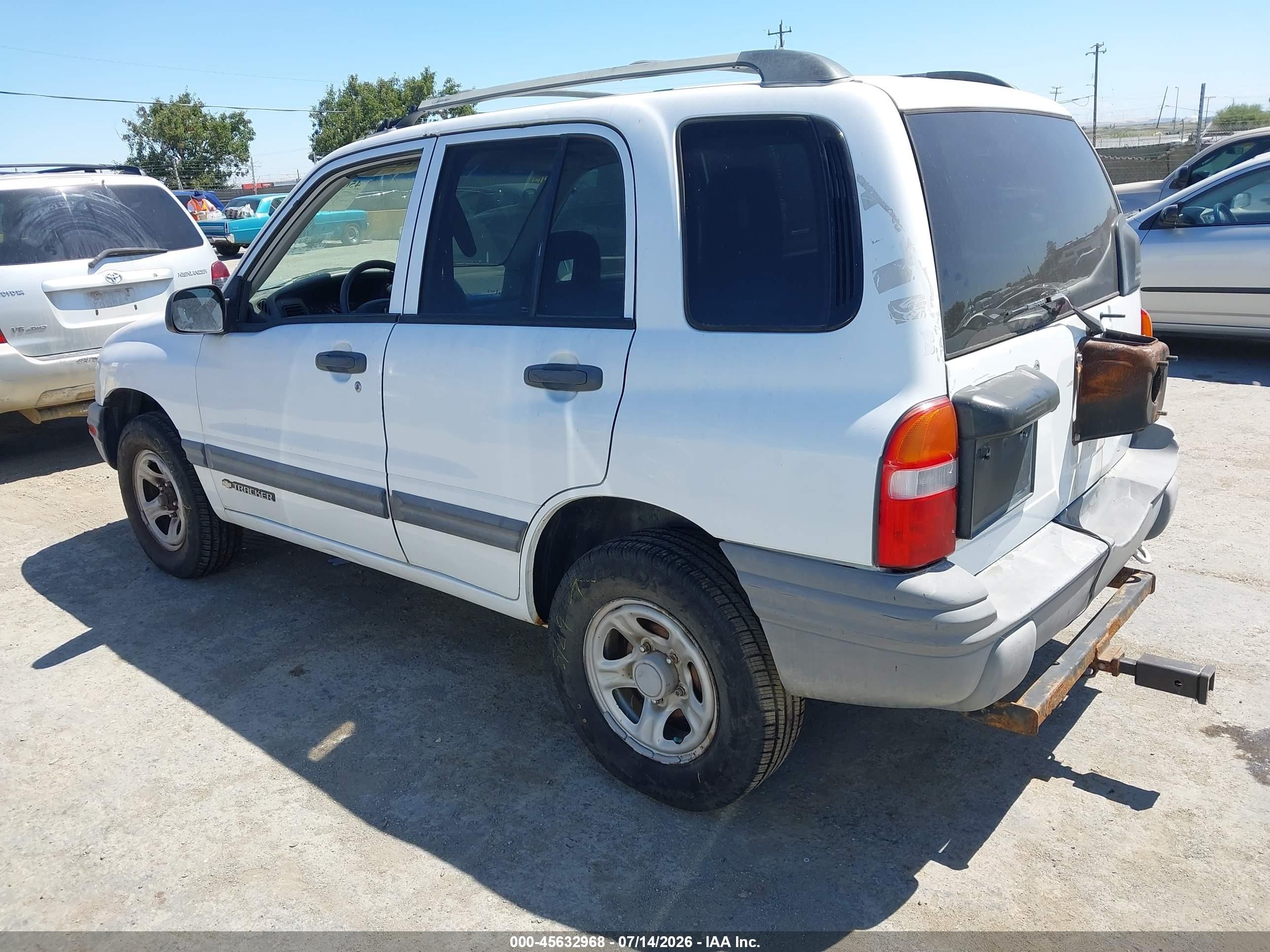 2003 Chevrolet Tracker Hard Top Base Белый vin: 2CNBJ13C736949103