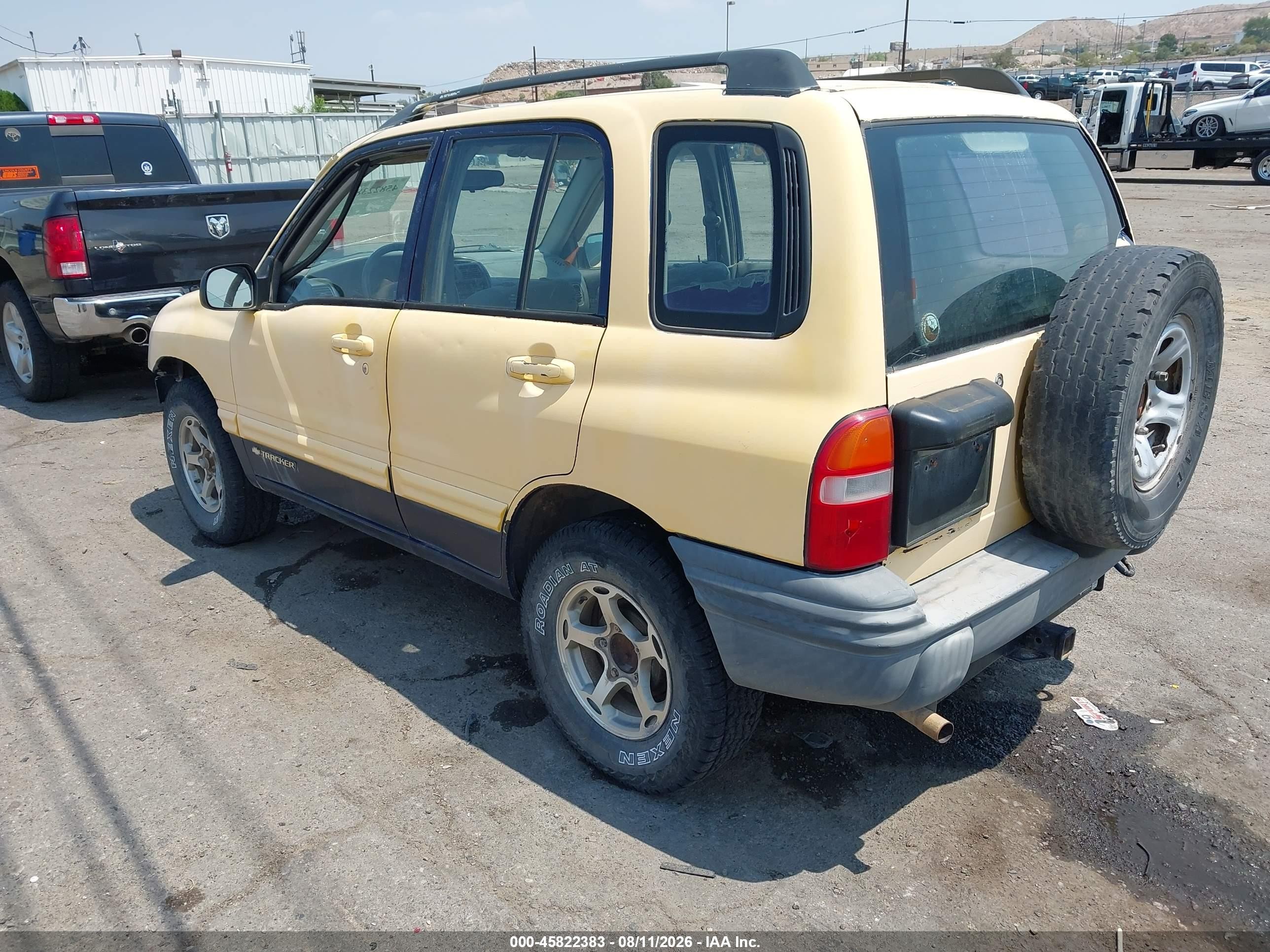 2000 Chevrolet Tracker Hard Top Tan vin: 2CNBJ13C7Y6953501
