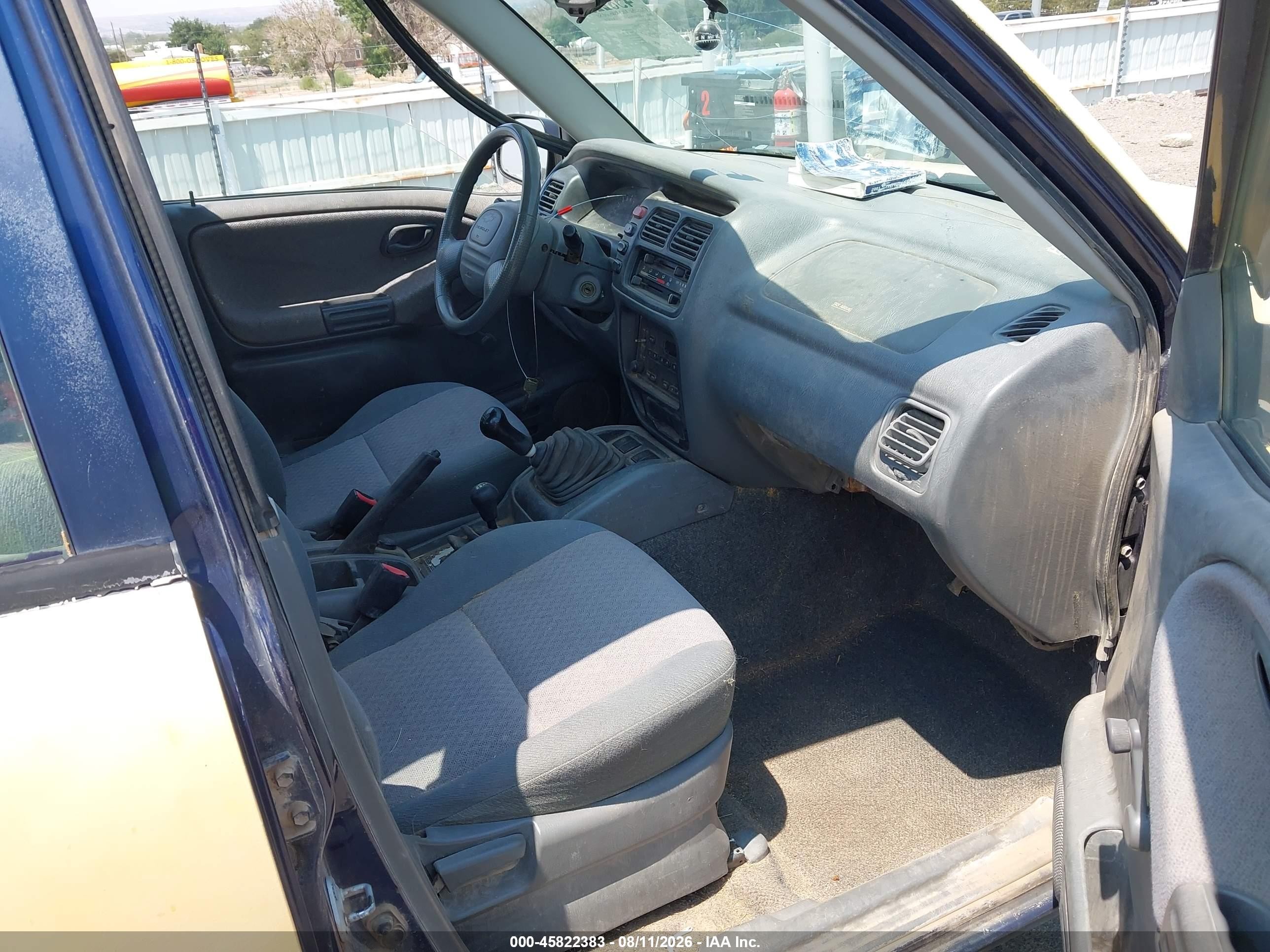 2000 Chevrolet Tracker Hard Top Tan vin: 2CNBJ13C7Y6953501