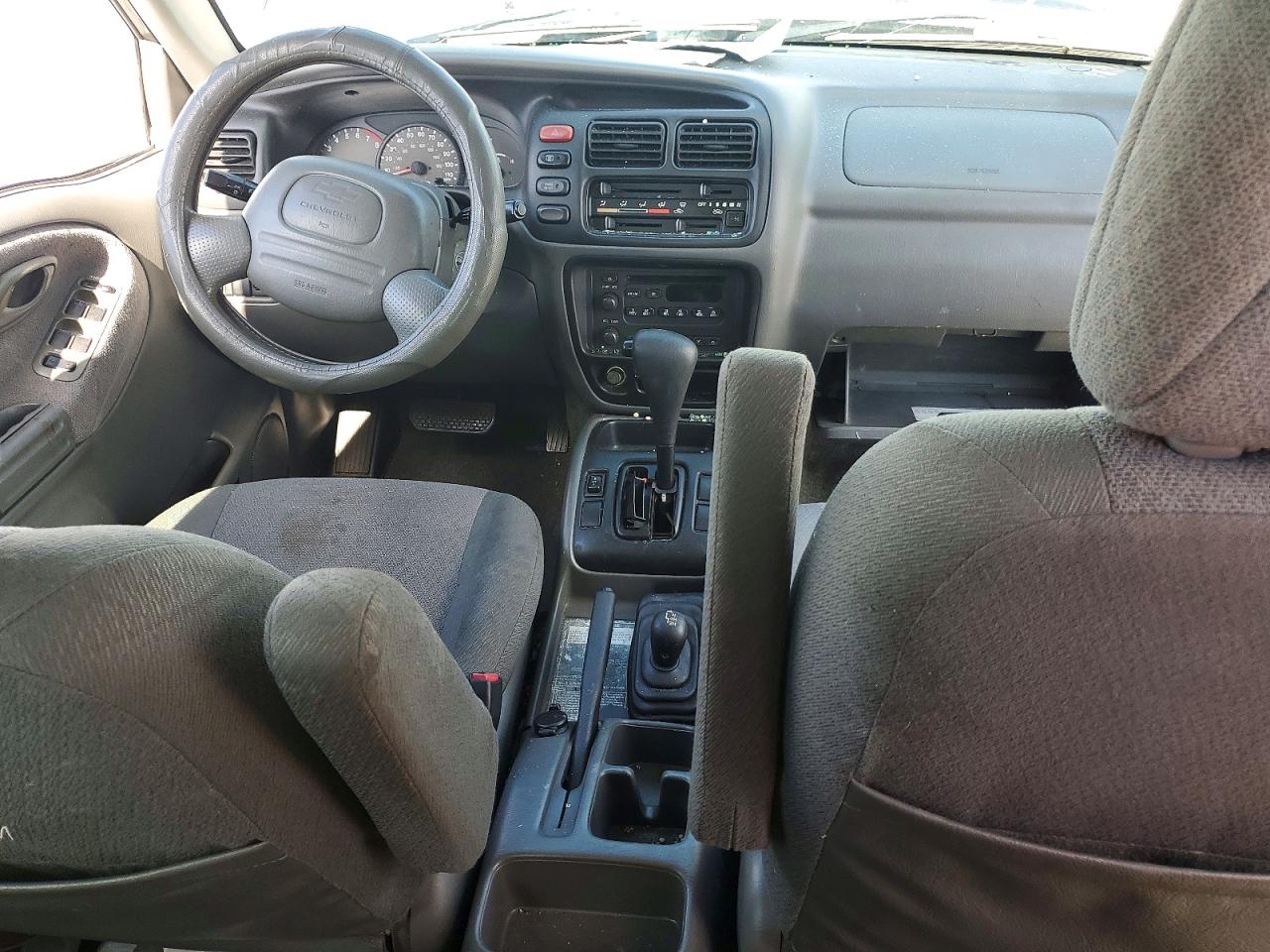 2002 Chevrolet Tracker Black vin: 2CNBJ13C826921793