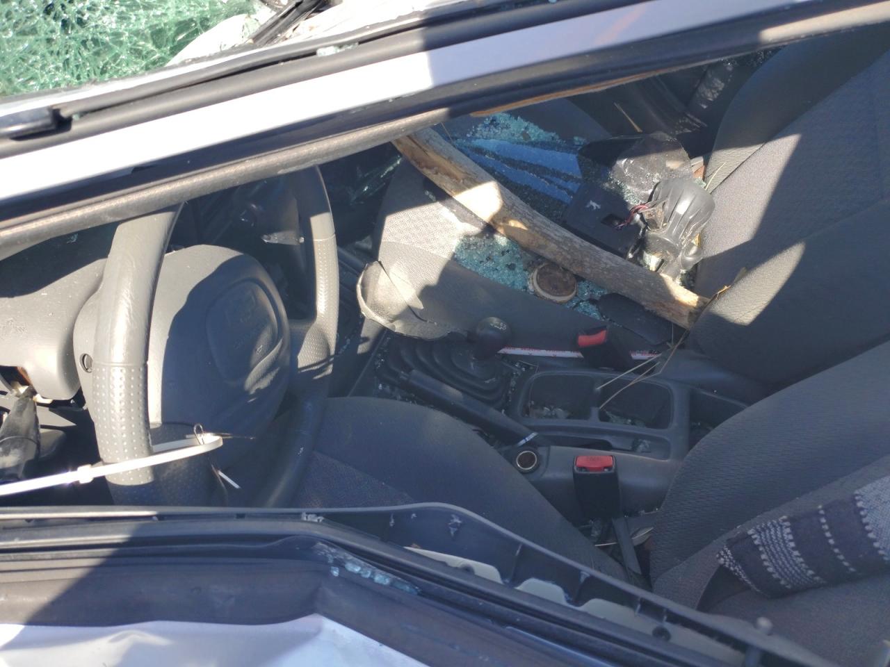 2000 Chevrolet Tracker Silver vin: 2CNBJ13CXY6927393
