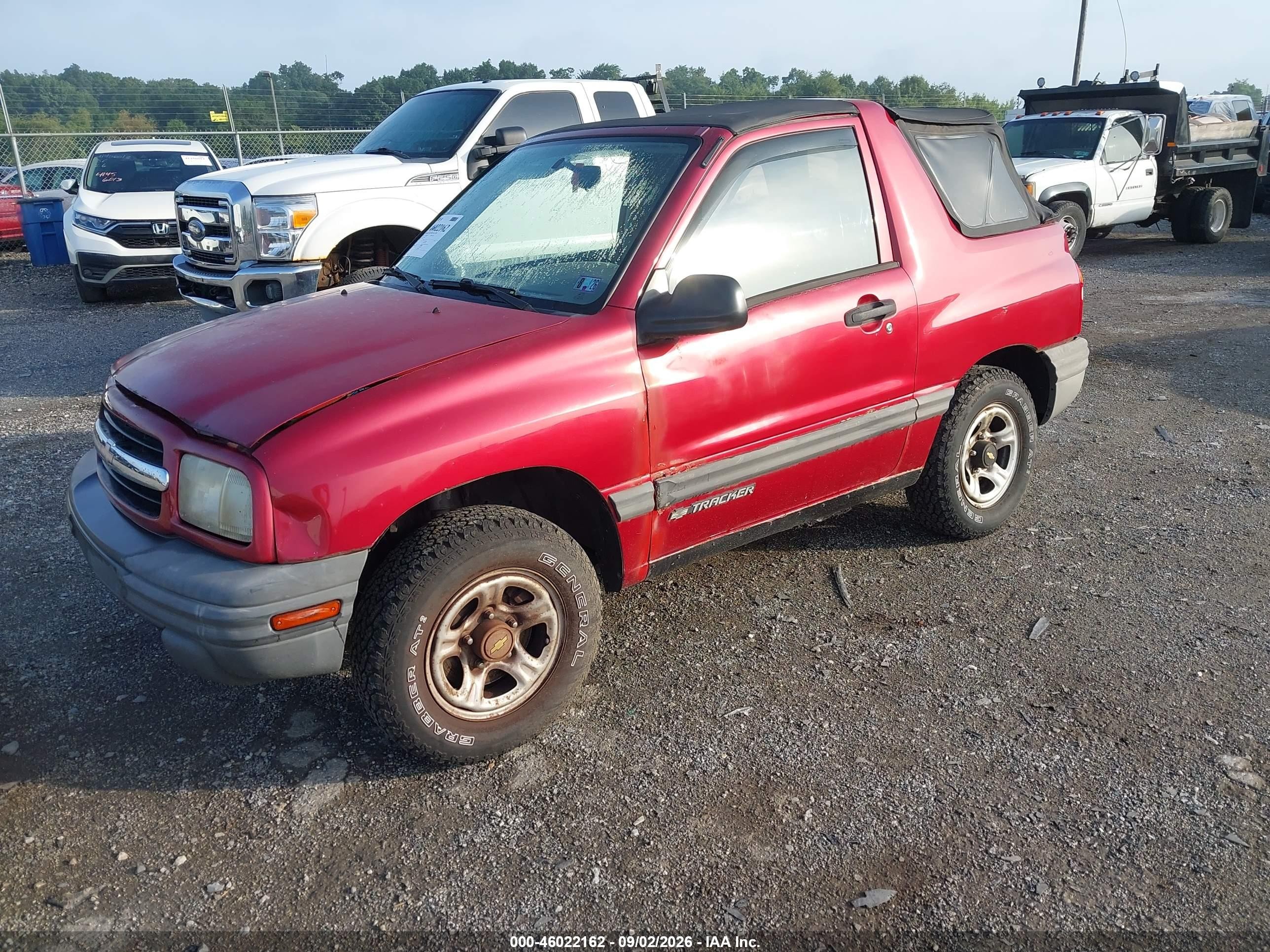 2000 Chevrolet Tracker   Maroon vin: 2CNBJ1866Y6942881