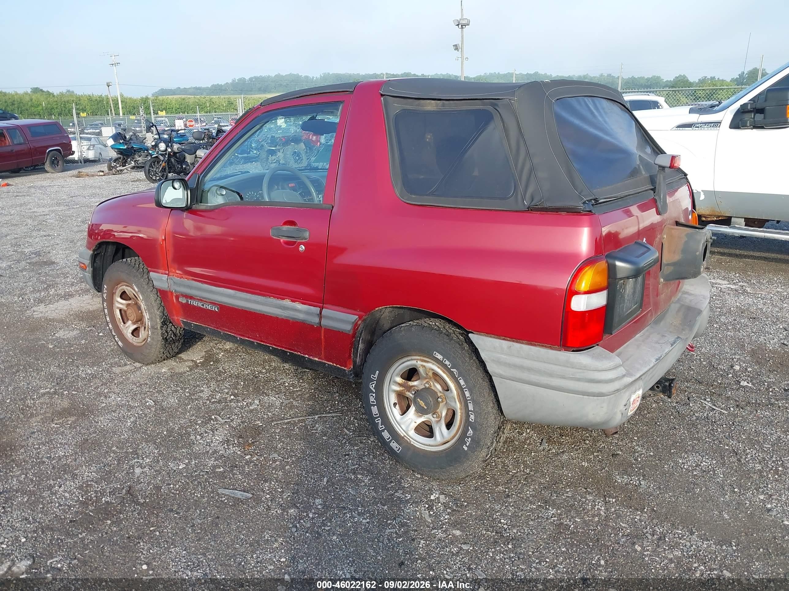 2000 Chevrolet Tracker   Maroon vin: 2CNBJ1866Y6942881