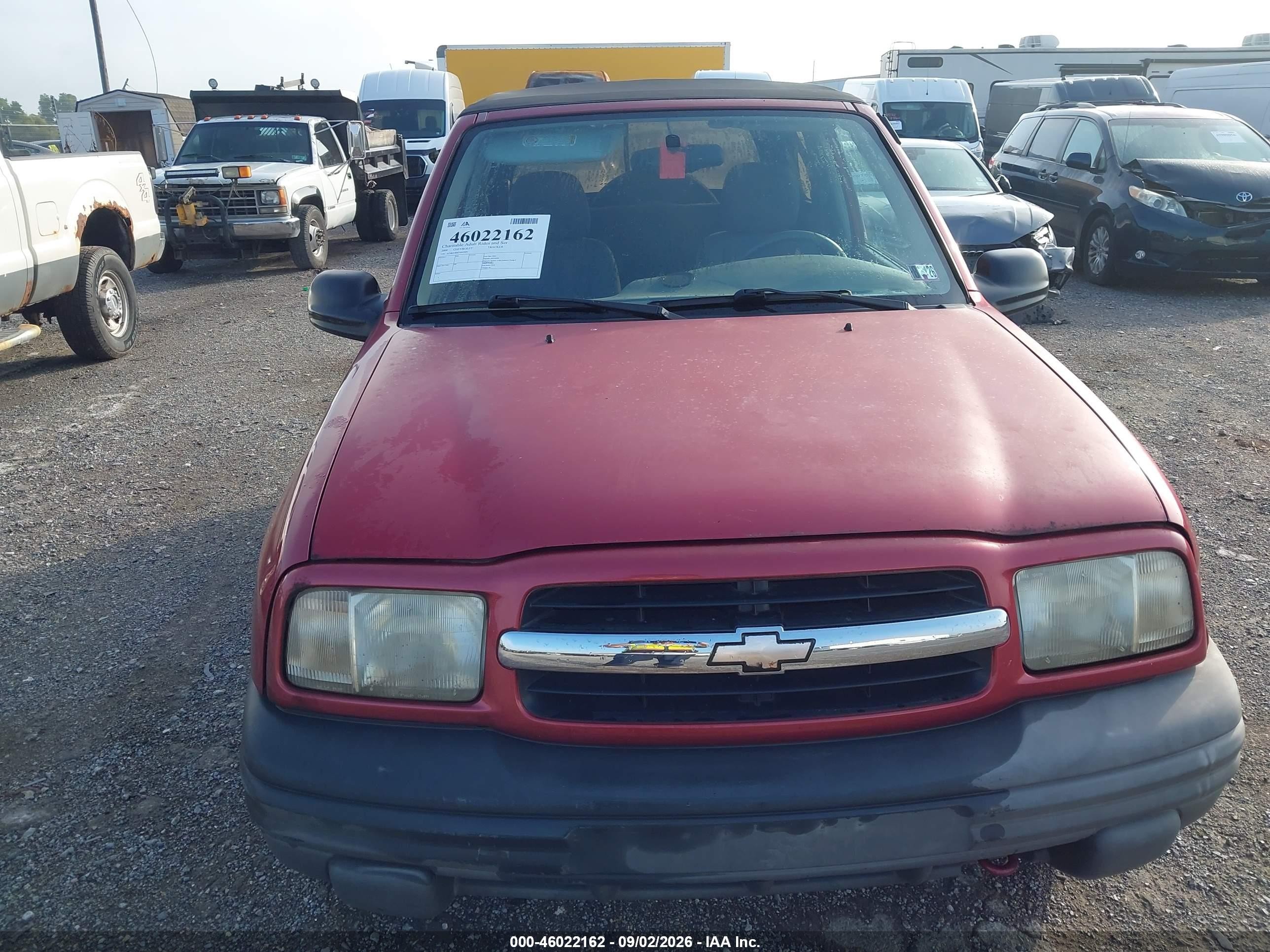 2000 Chevrolet Tracker   Maroon vin: 2CNBJ1866Y6942881