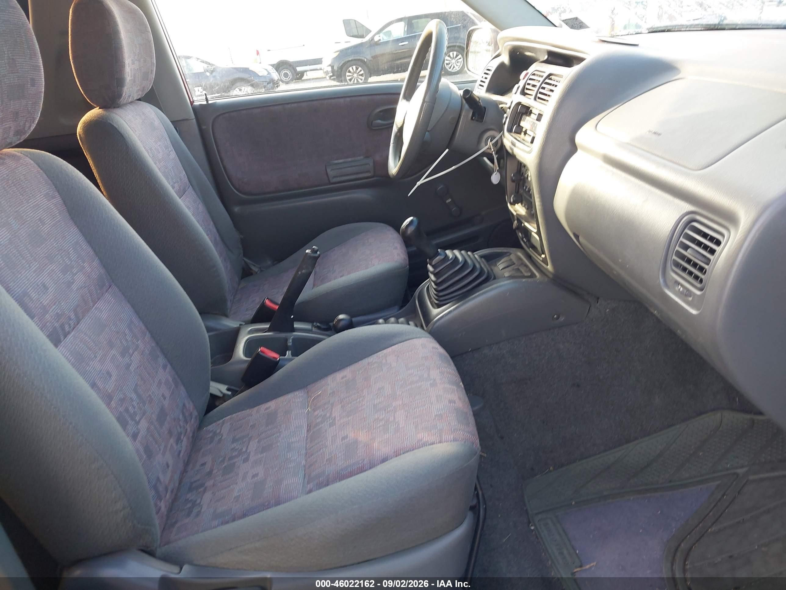 2000 Chevrolet Tracker   Maroon vin: 2CNBJ1866Y6942881