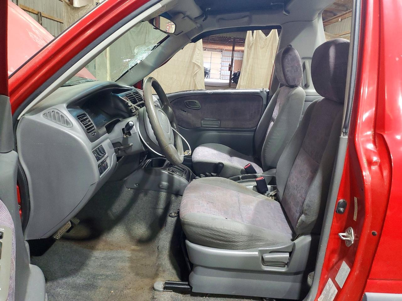 2001 Chevrolet Tracker Red vin: 2CNBJ18C716943937