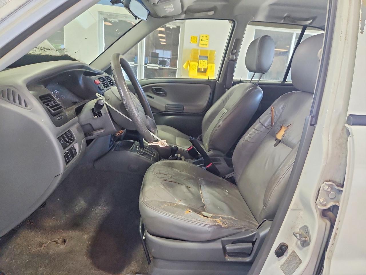 2001 Chevrolet Tracker Lt White vin: 2CNBJ634016937135