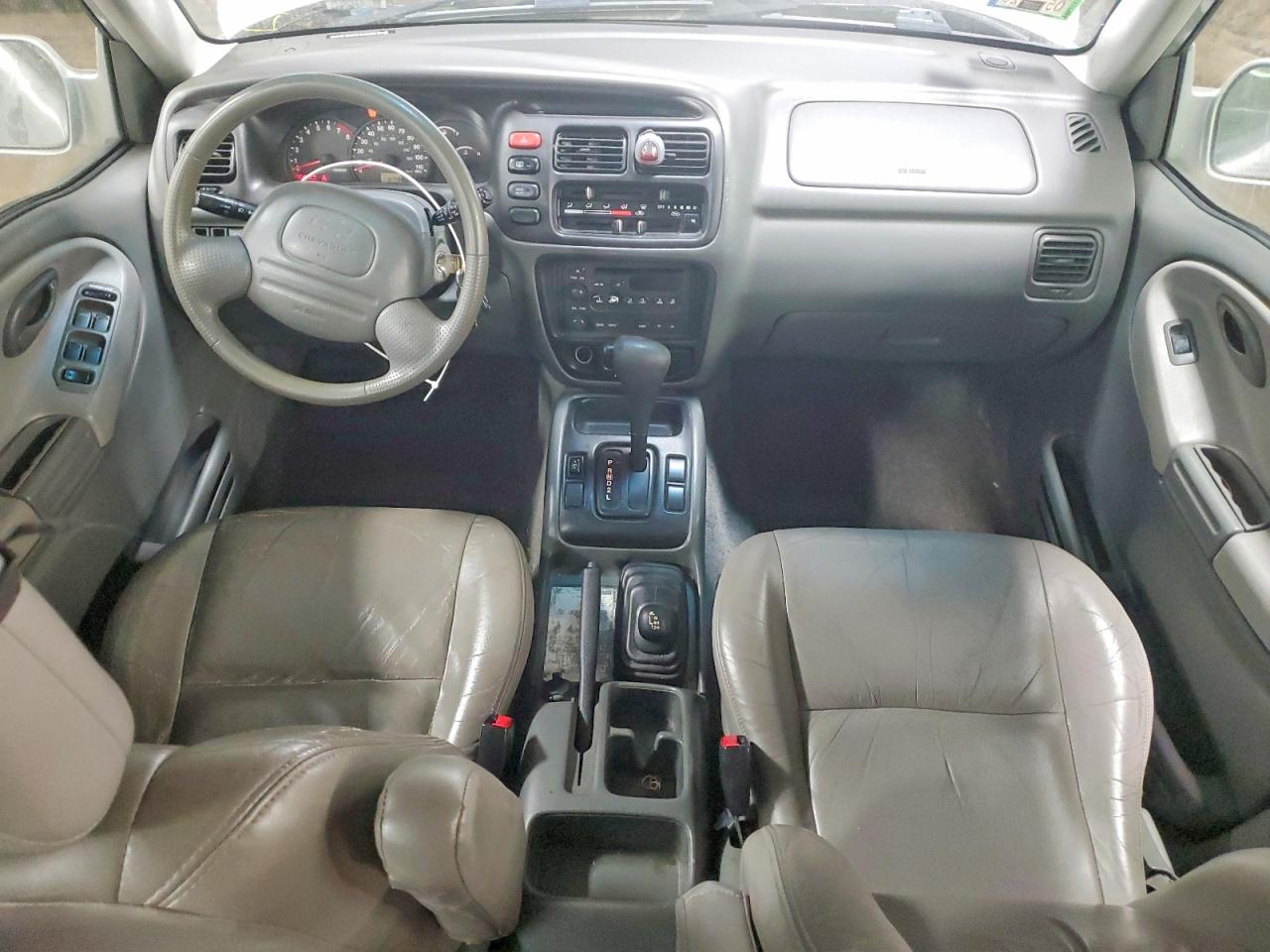 2002 Chevrolet Tracker Lt Серебряный vin: 2CNBJ634526927315