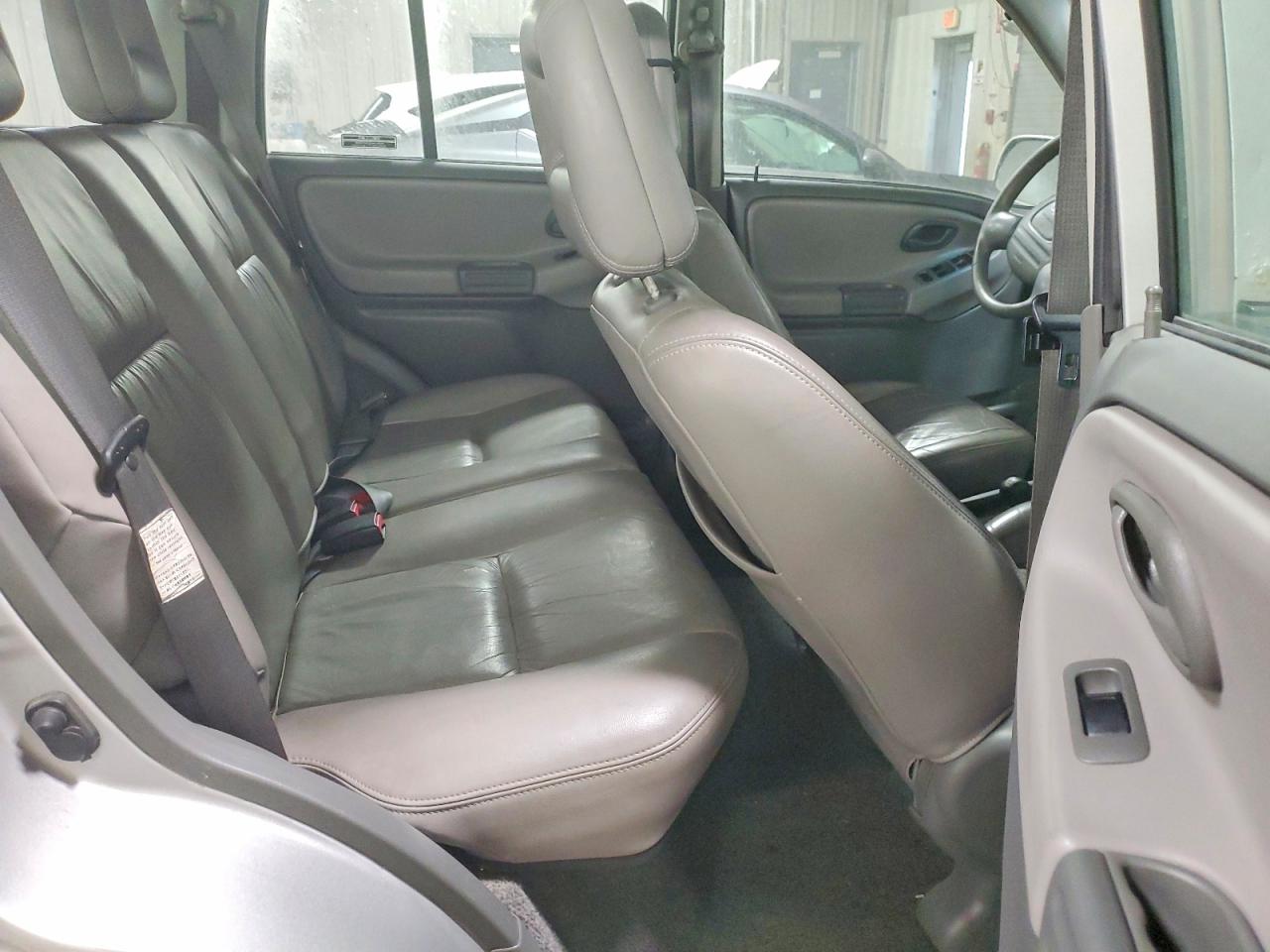 2002 Chevrolet Tracker Lt Серебряный vin: 2CNBJ634526927315