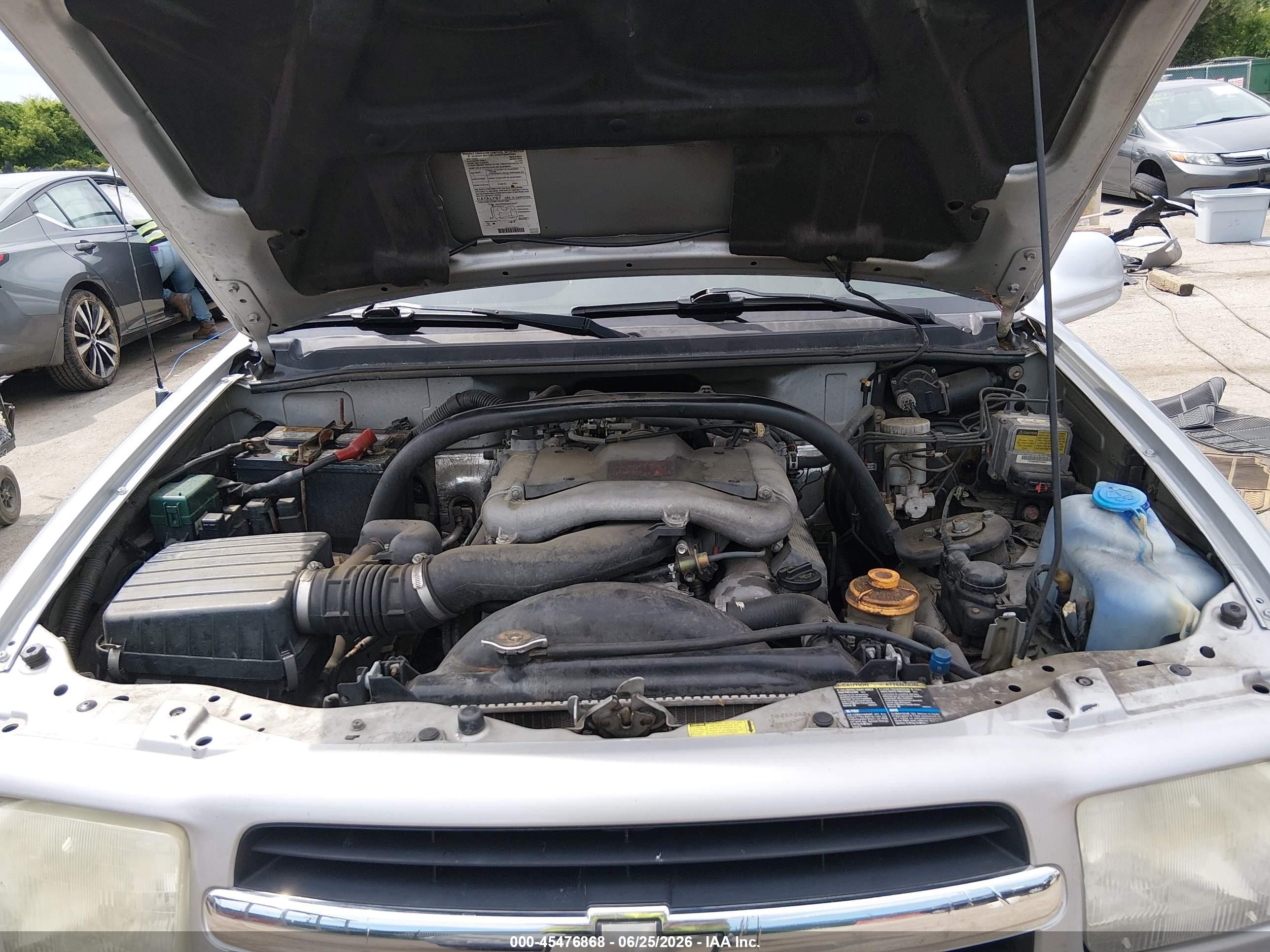 2003 Chevrolet Tracker Hard Top Lt Серебряный vin: 2CNBJ634X36935265