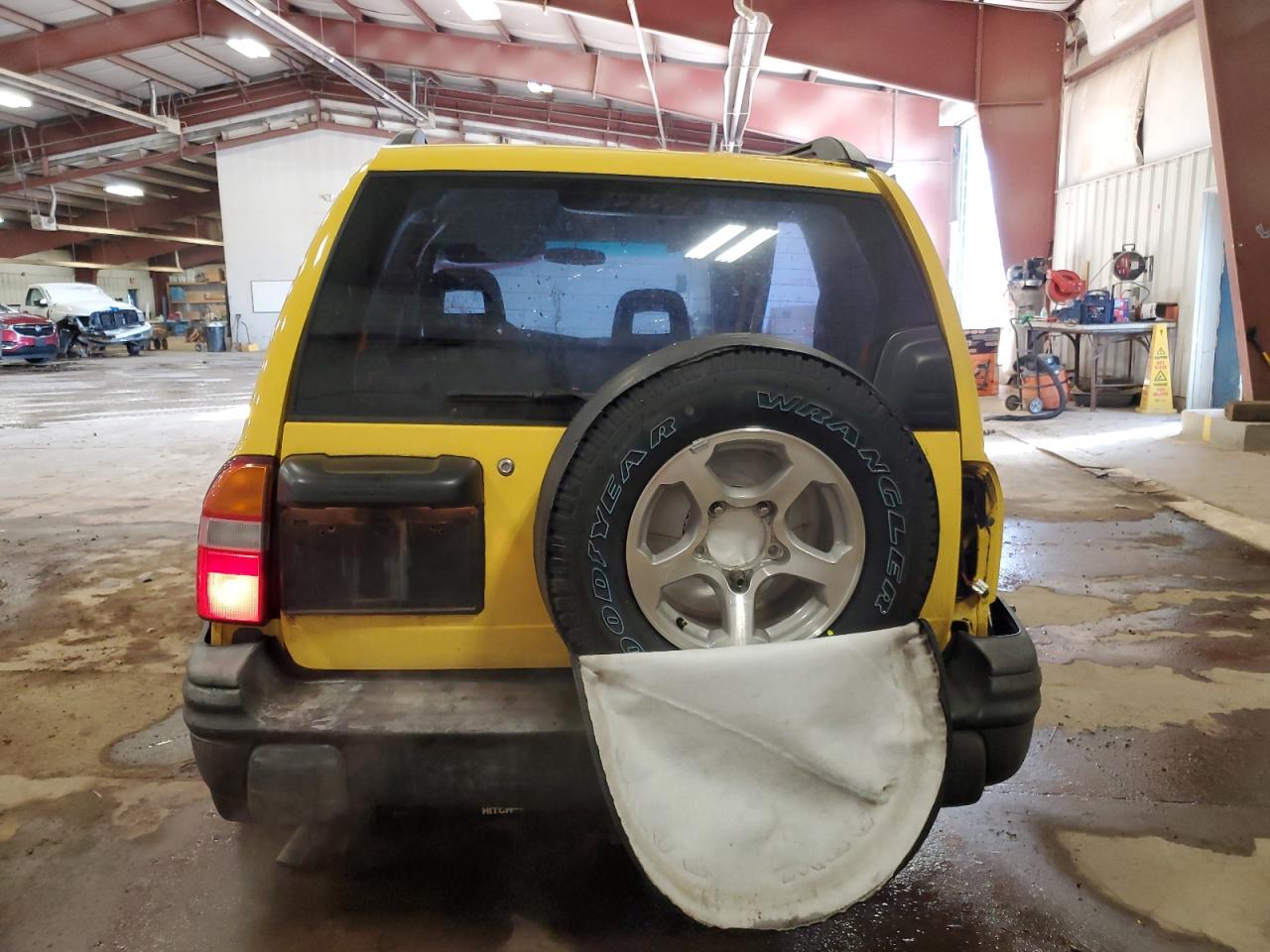 2002 Chevrolet Tracker Zr2 Yellow vin: 2CNBJ734026940530