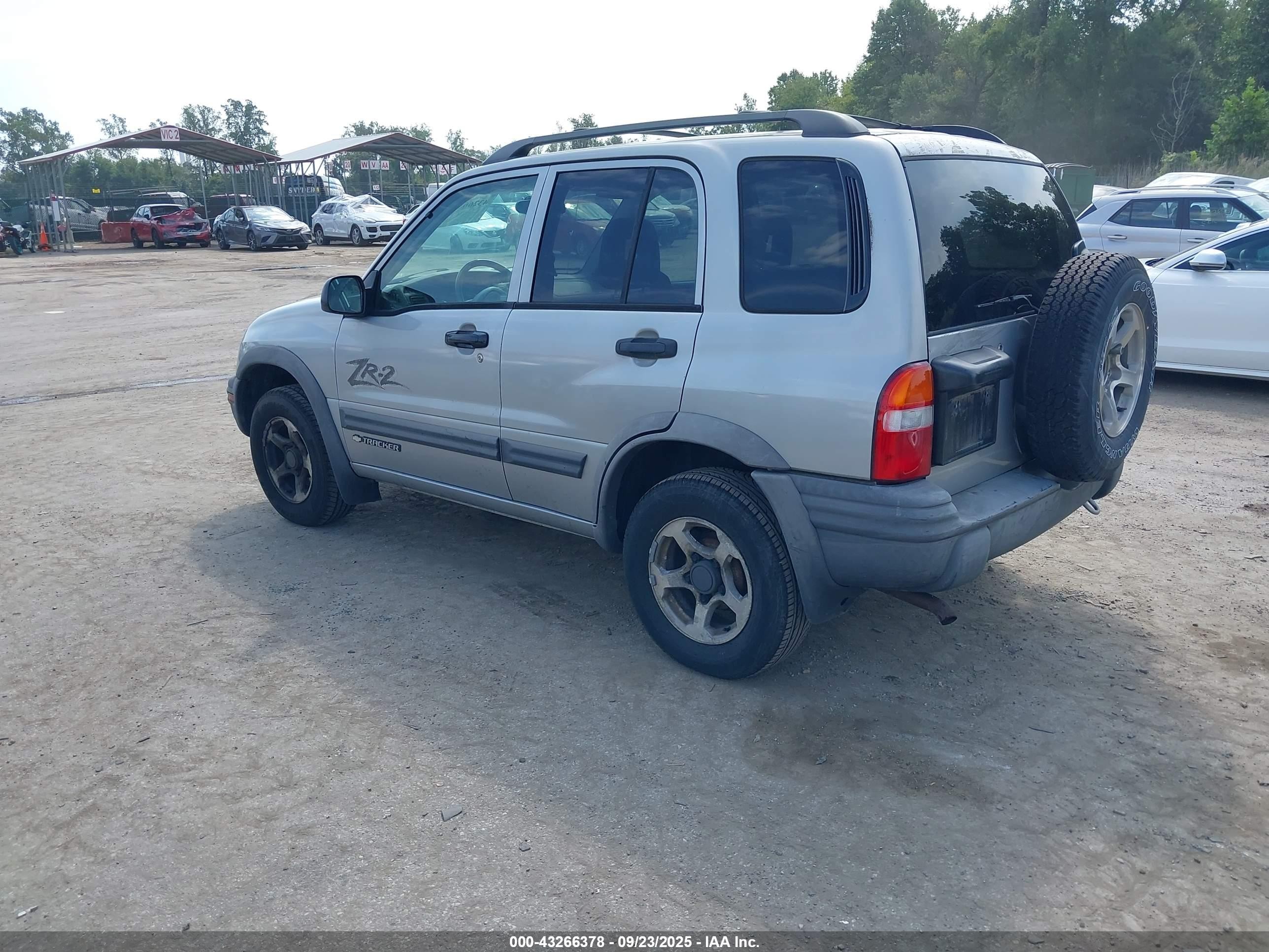 2004 Chevrolet Tracker Zr2 Silver vin: 2CNBJ734046917462