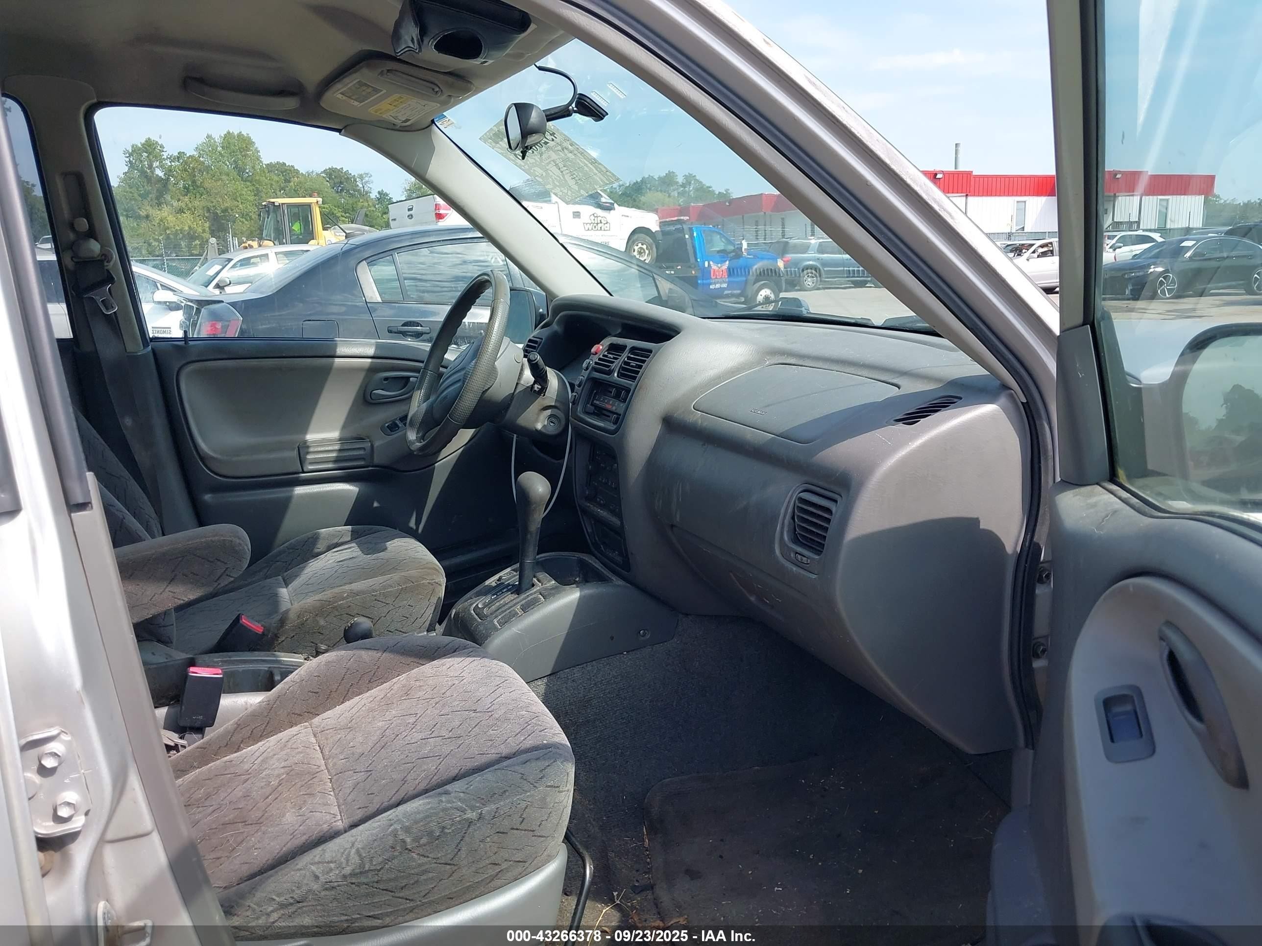 2004 Chevrolet Tracker Zr2 Silver vin: 2CNBJ734046917462