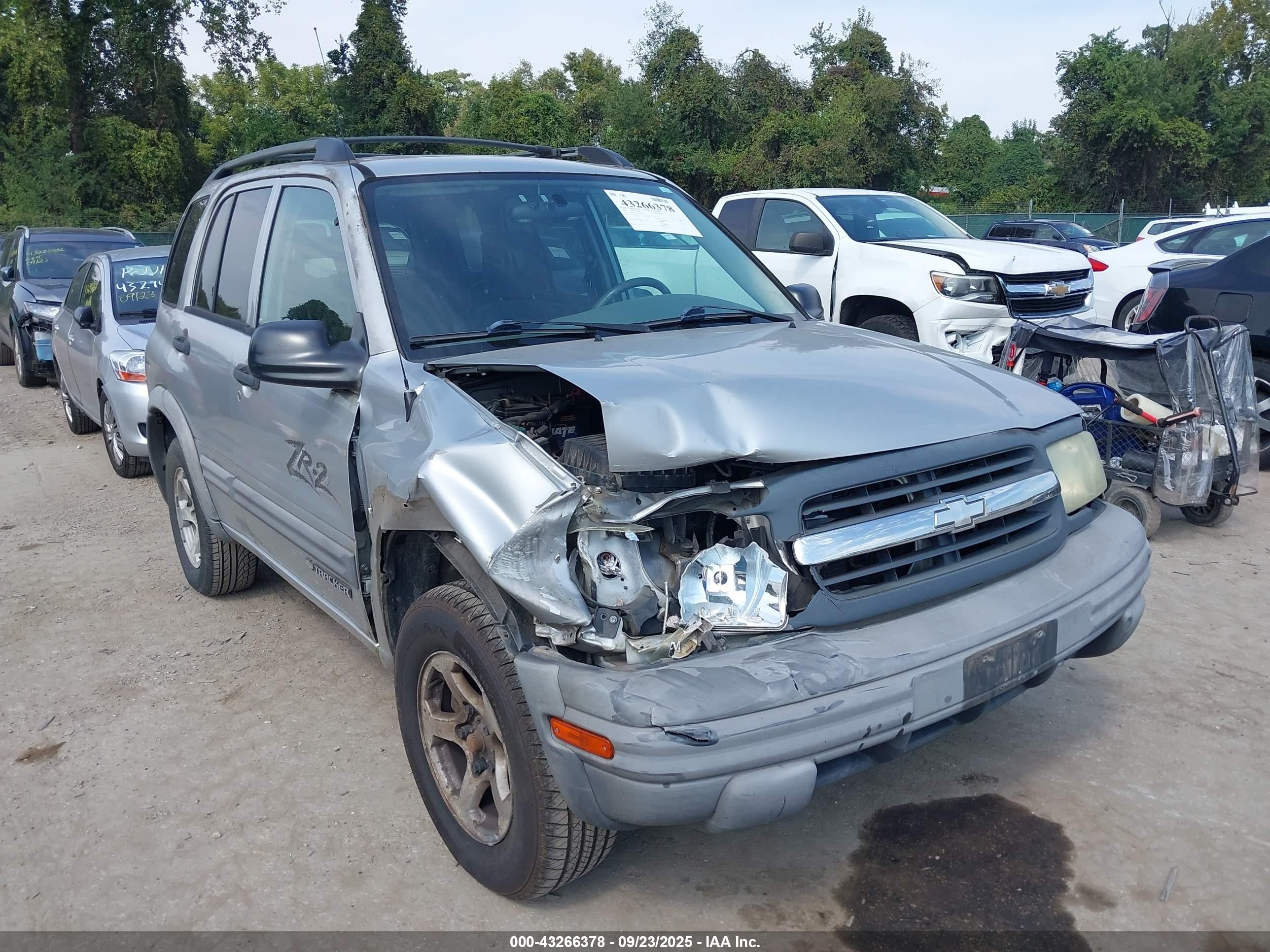 2004 Chevrolet Tracker Zr2 Silver vin: 2CNBJ734046917462