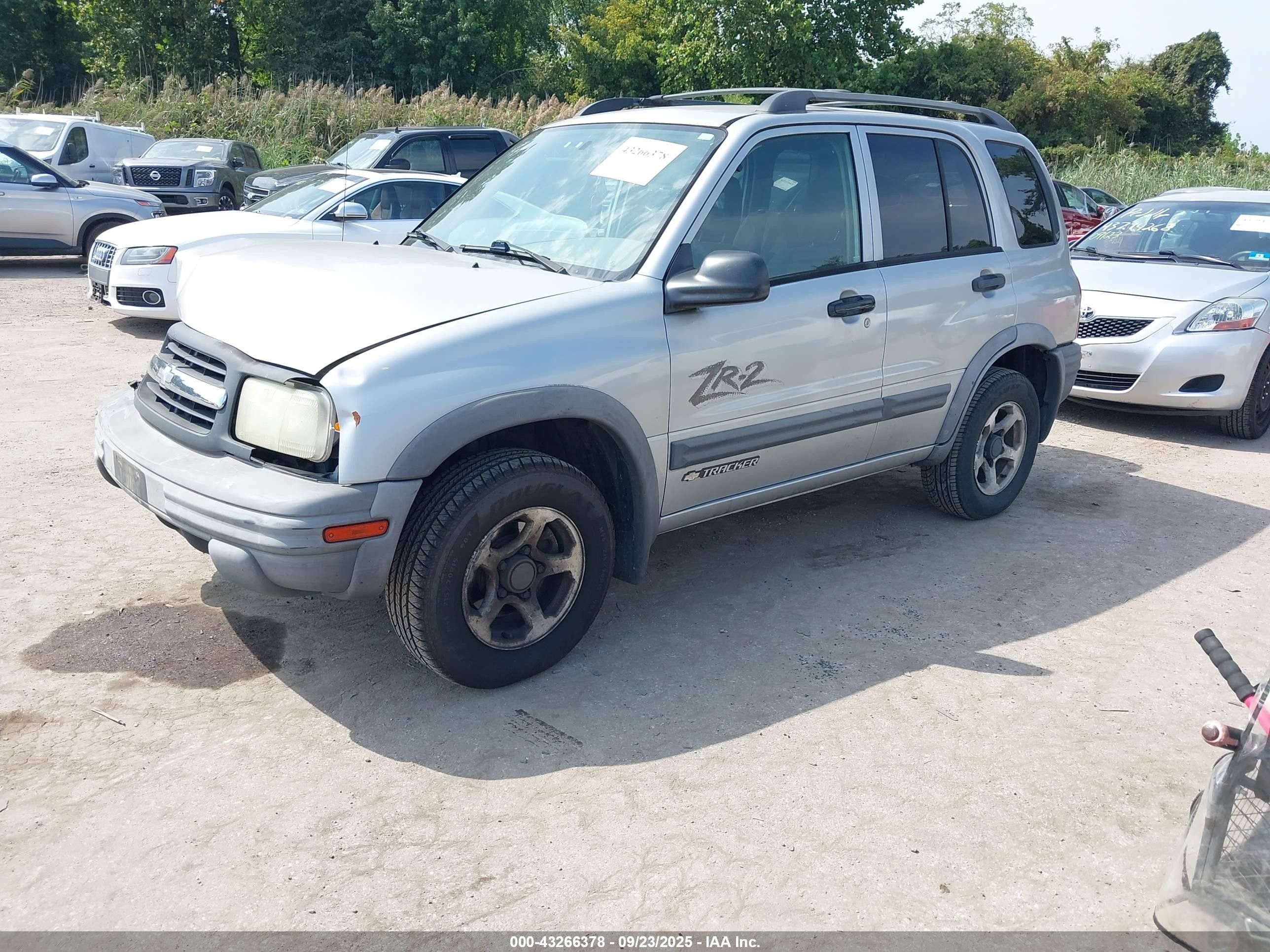 2004 Chevrolet Tracker Zr2 Silver vin: 2CNBJ734046917462