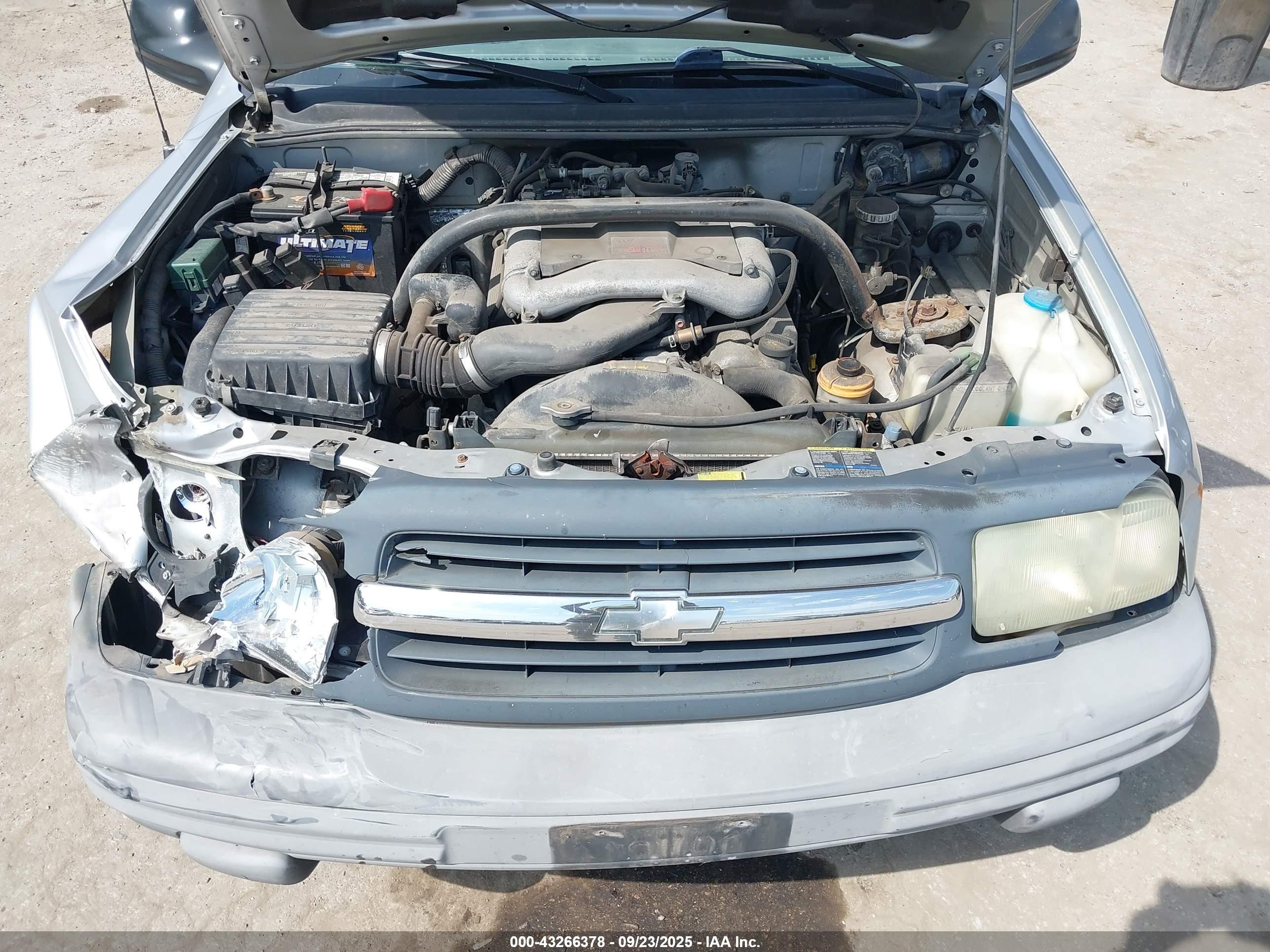 2004 Chevrolet Tracker Zr2 Silver vin: 2CNBJ734046917462