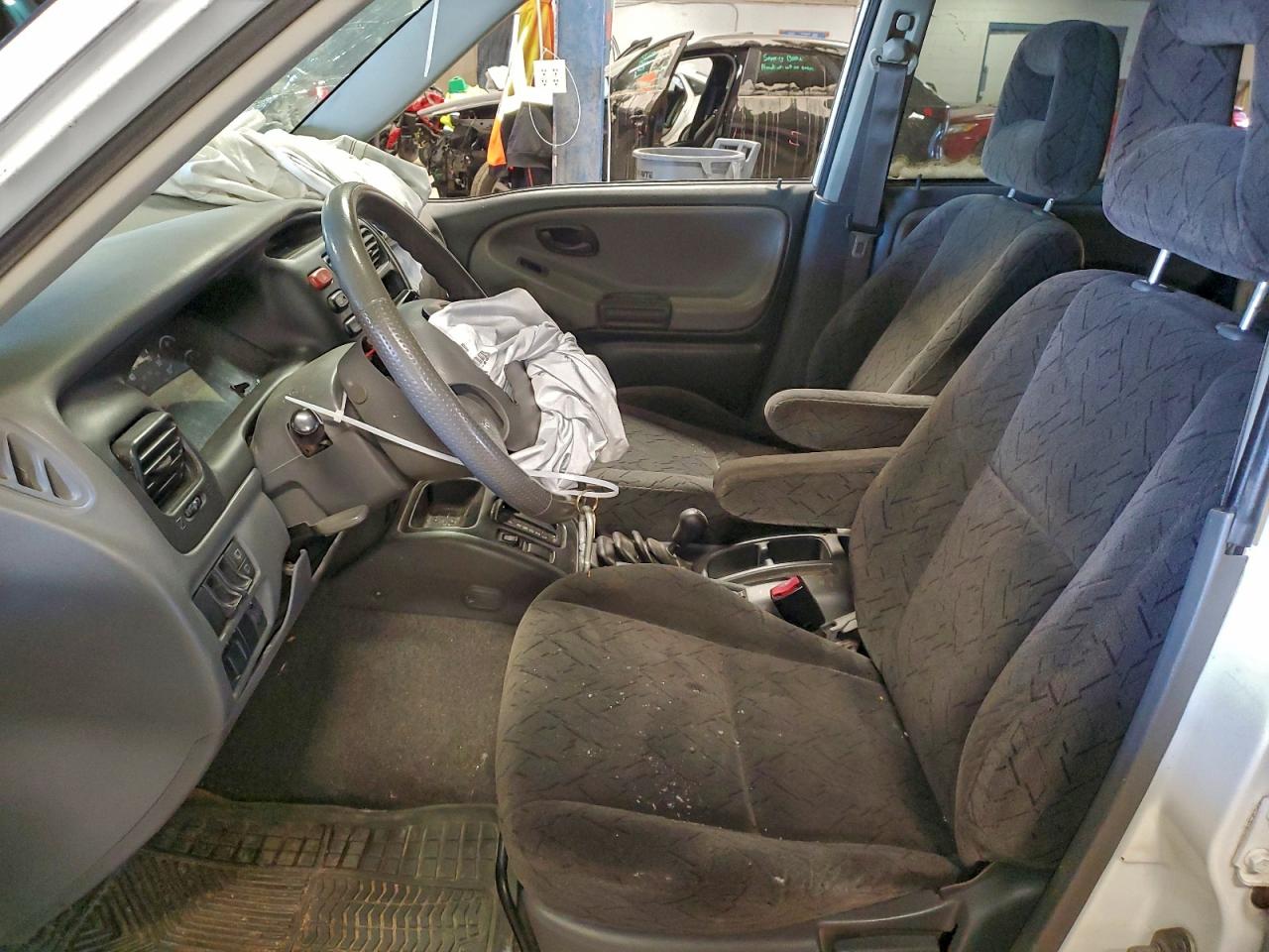 2004 Chevrolet Tracker Zr2 Белый vin: 2CNBJ734346916323