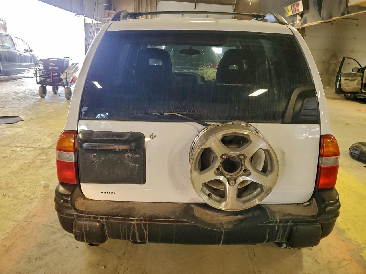 2004 Chevrolet Tracker Zr2 Белый vin: 2CNBJ734346916323