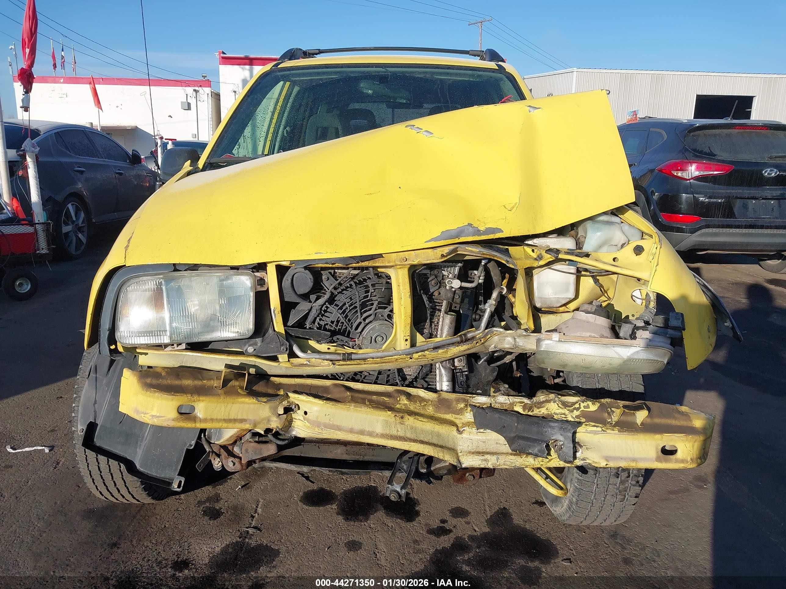 2004 Chevrolet Tracker Zr2 Yellow vin: 2CNBJ734446905704