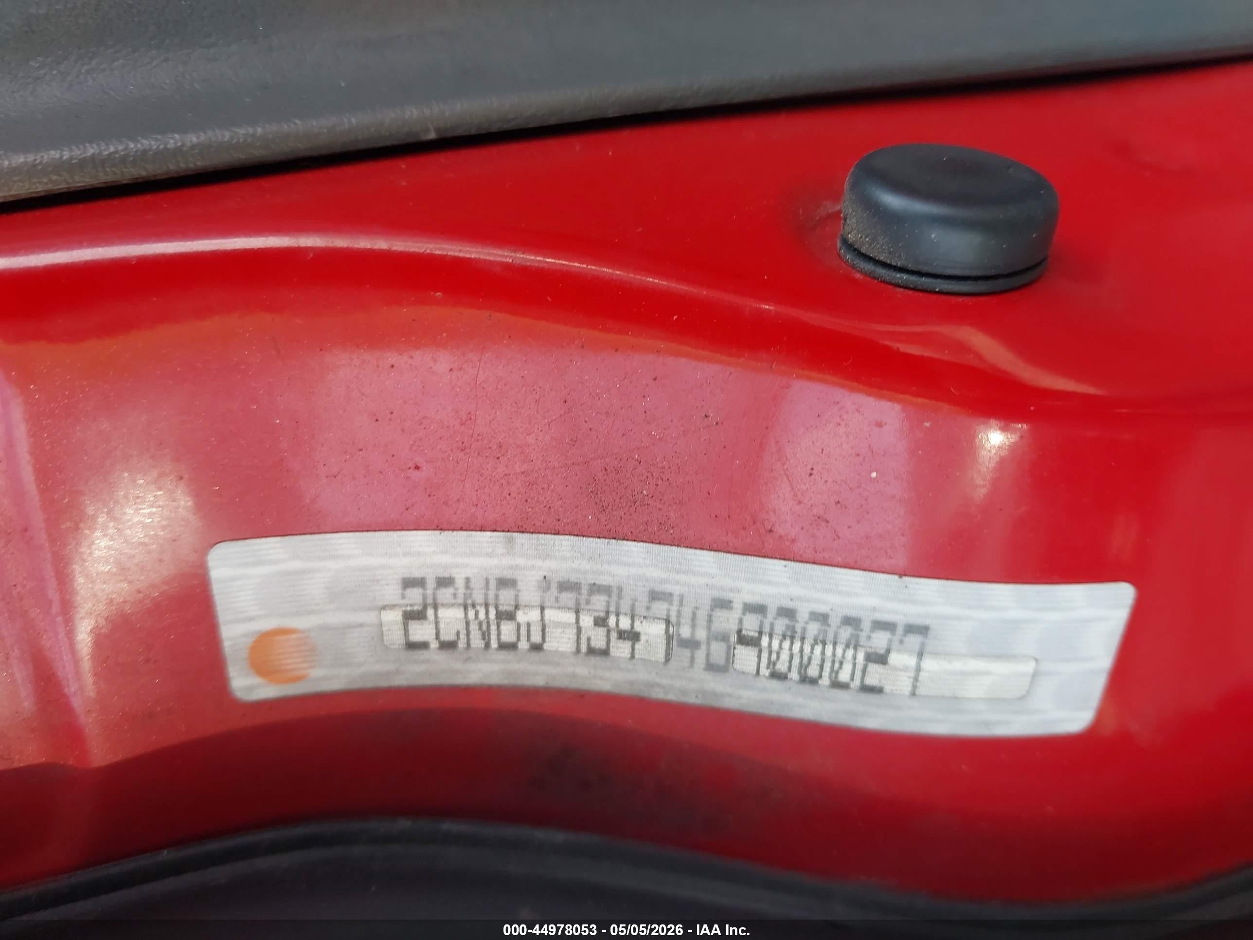 2004 Chevrolet Tracker Zr2 Red vin: 2CNBJ734746900027