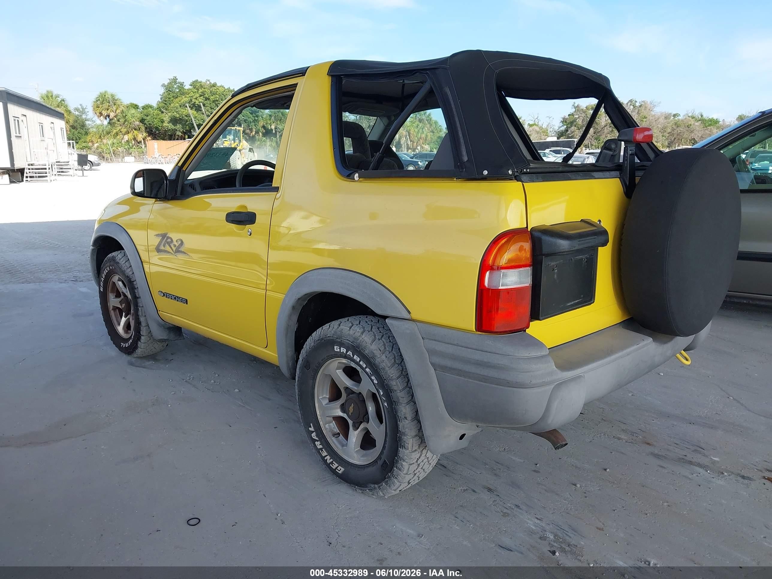 2002 Chevrolet Tracker Zr2 Yellow vin: 2CNBJ78C726945434