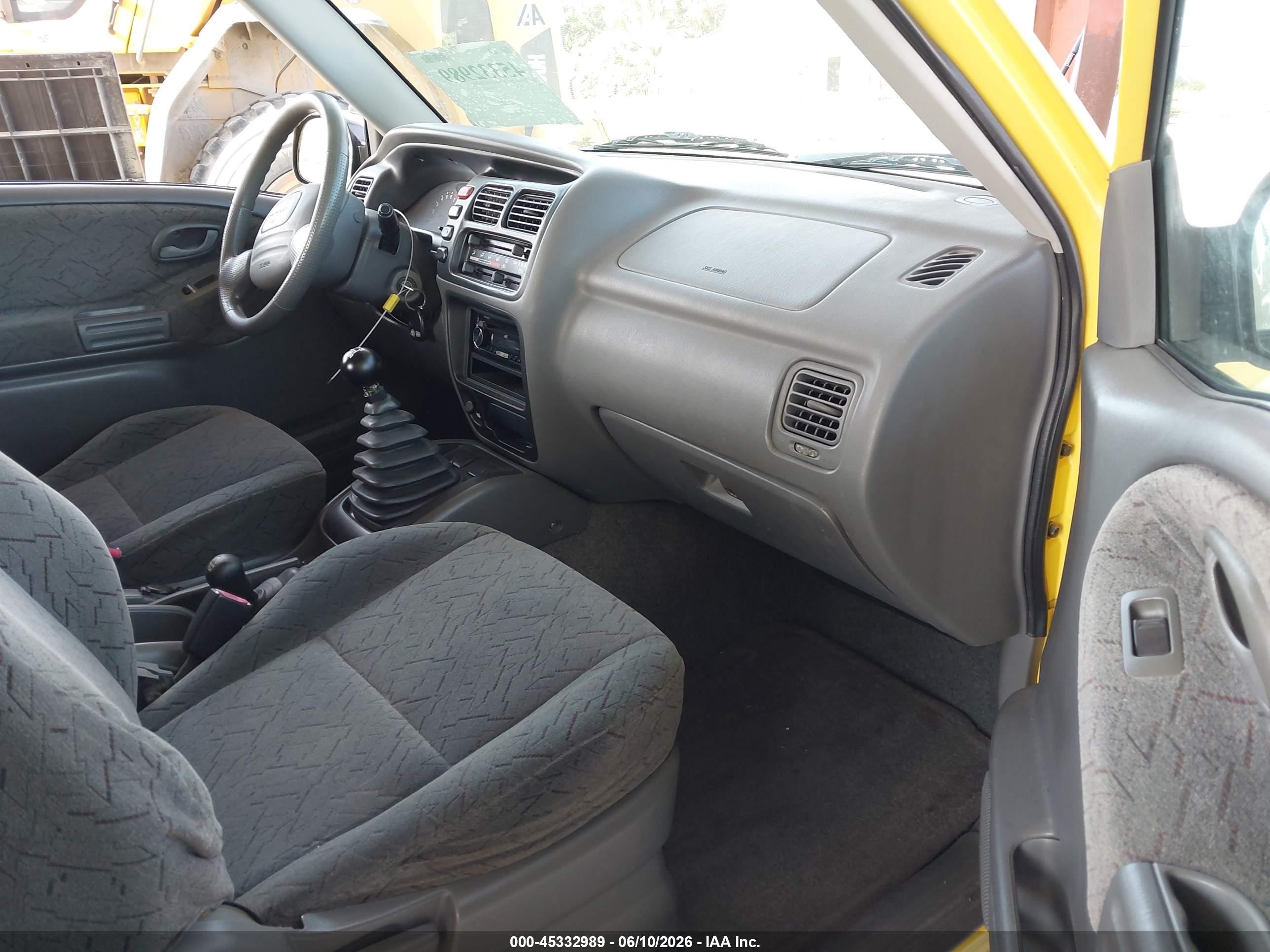 2002 Chevrolet Tracker Zr2 Yellow vin: 2CNBJ78C726945434