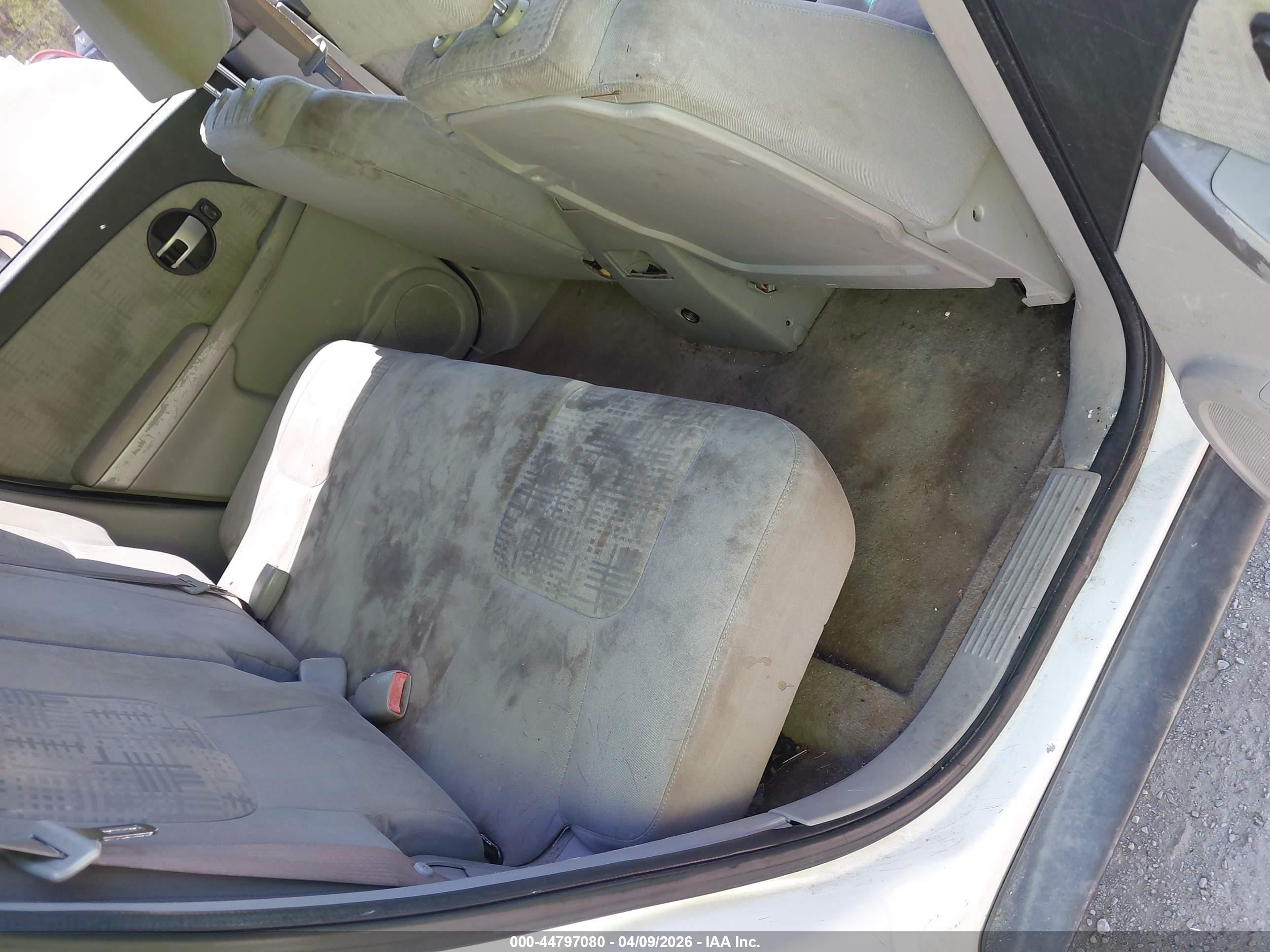 2005 Chevrolet Equinox Ls White vin: 2CNDL13F056184462