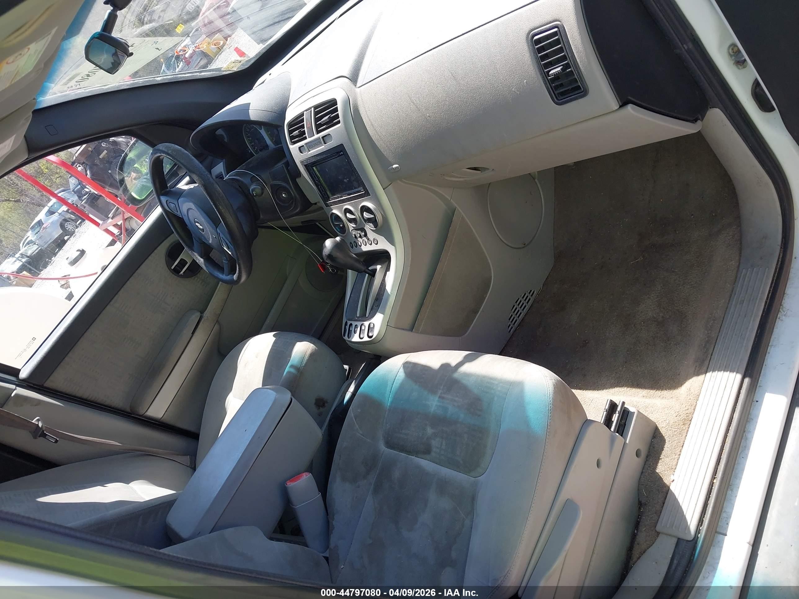 2005 Chevrolet Equinox Ls White vin: 2CNDL13F056184462