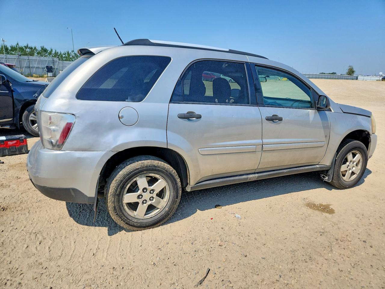 2007 Chevrolet Equinox Ls Silver vin: 2CNDL13F276109250
