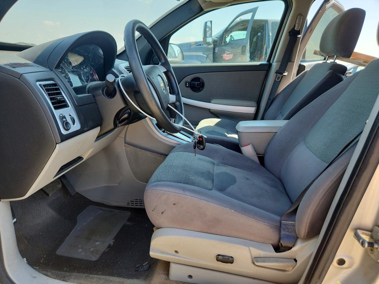 2007 Chevrolet Equinox Ls Silver vin: 2CNDL13F276109250
