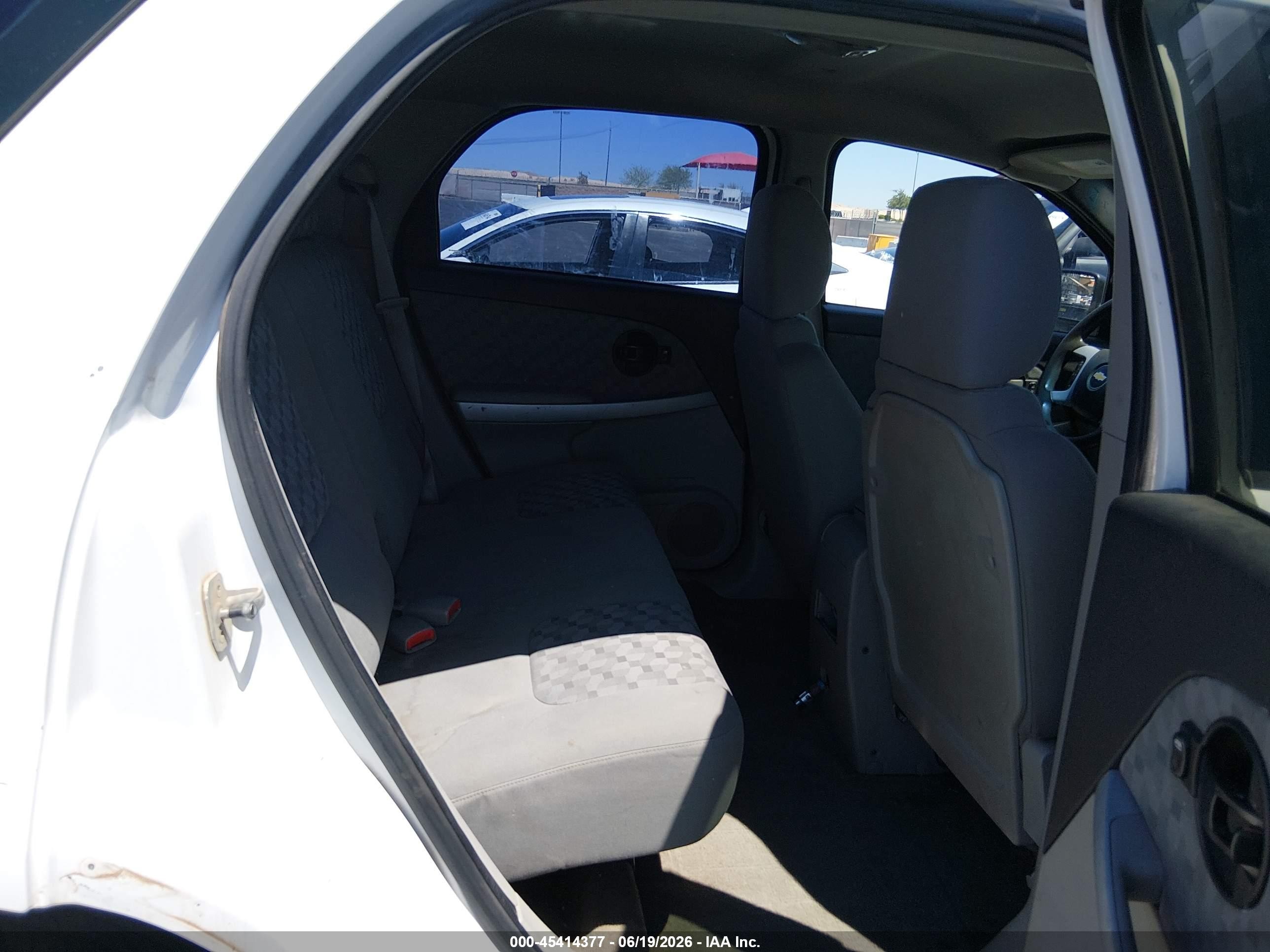 2007 Chevrolet Equinox Ls White vin: 2CNDL13F376047745