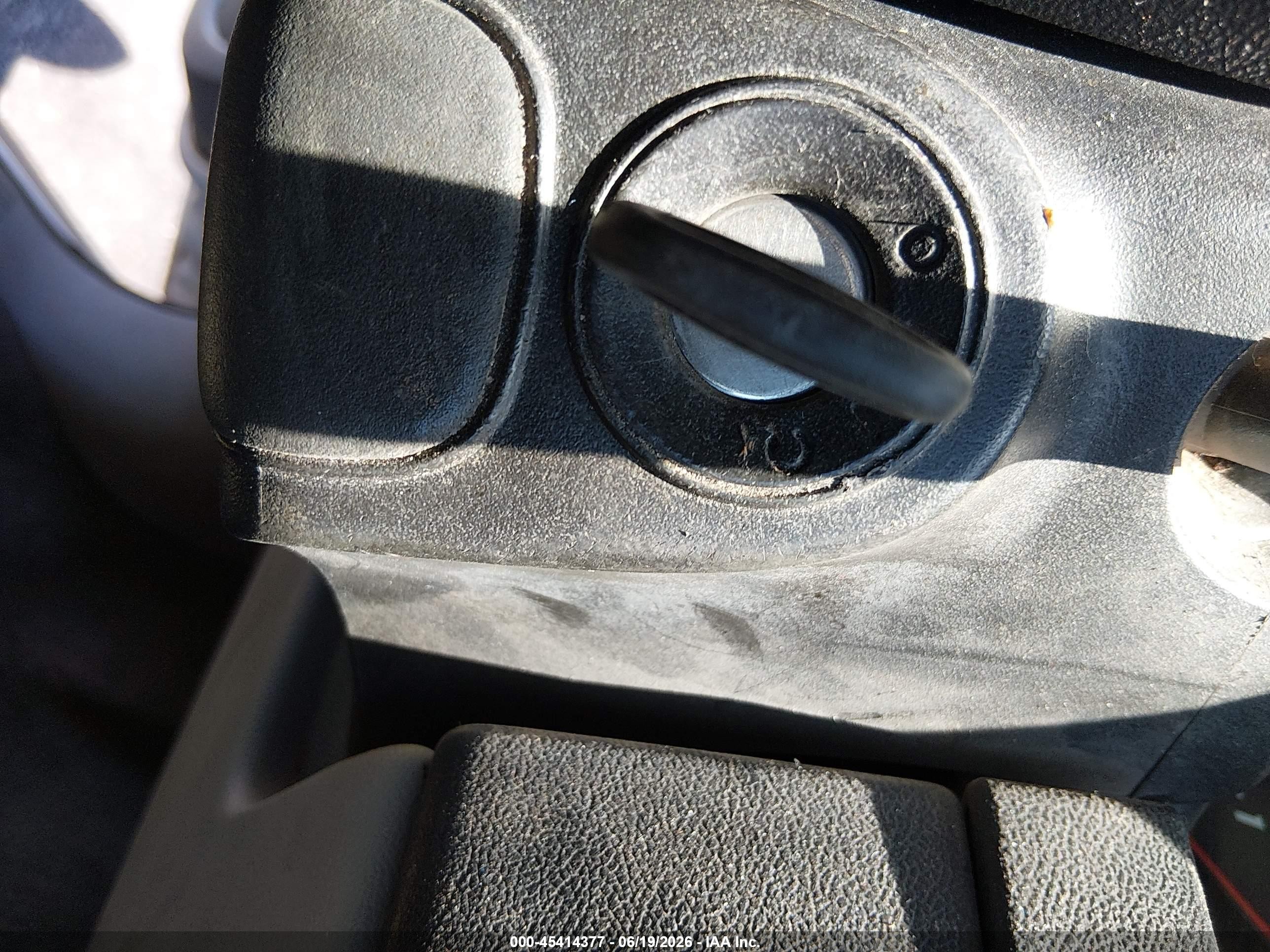 2007 Chevrolet Equinox Ls White vin: 2CNDL13F376047745