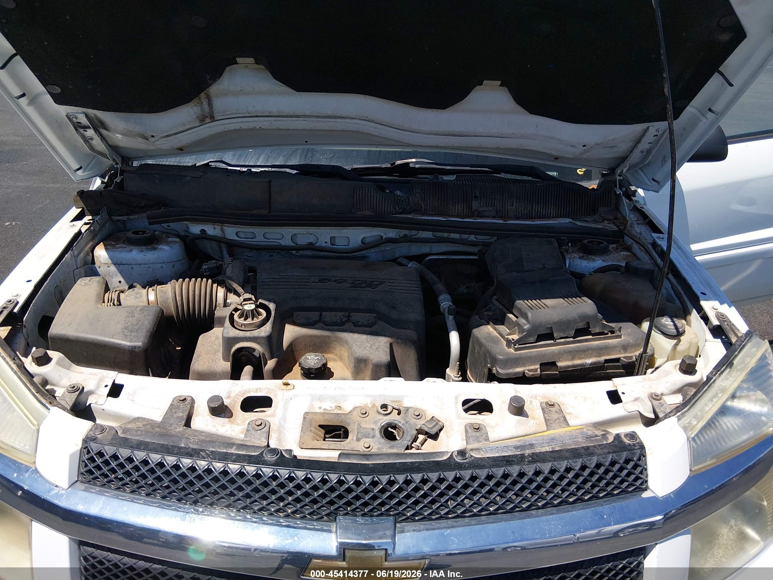 2007 Chevrolet Equinox Ls White vin: 2CNDL13F376047745