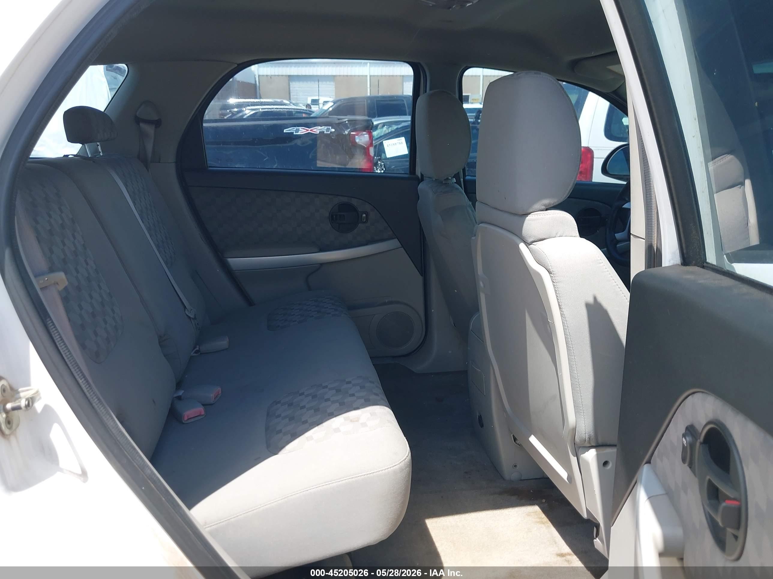 2008 Chevrolet Equinox Ls White vin: 2CNDL13F586338457