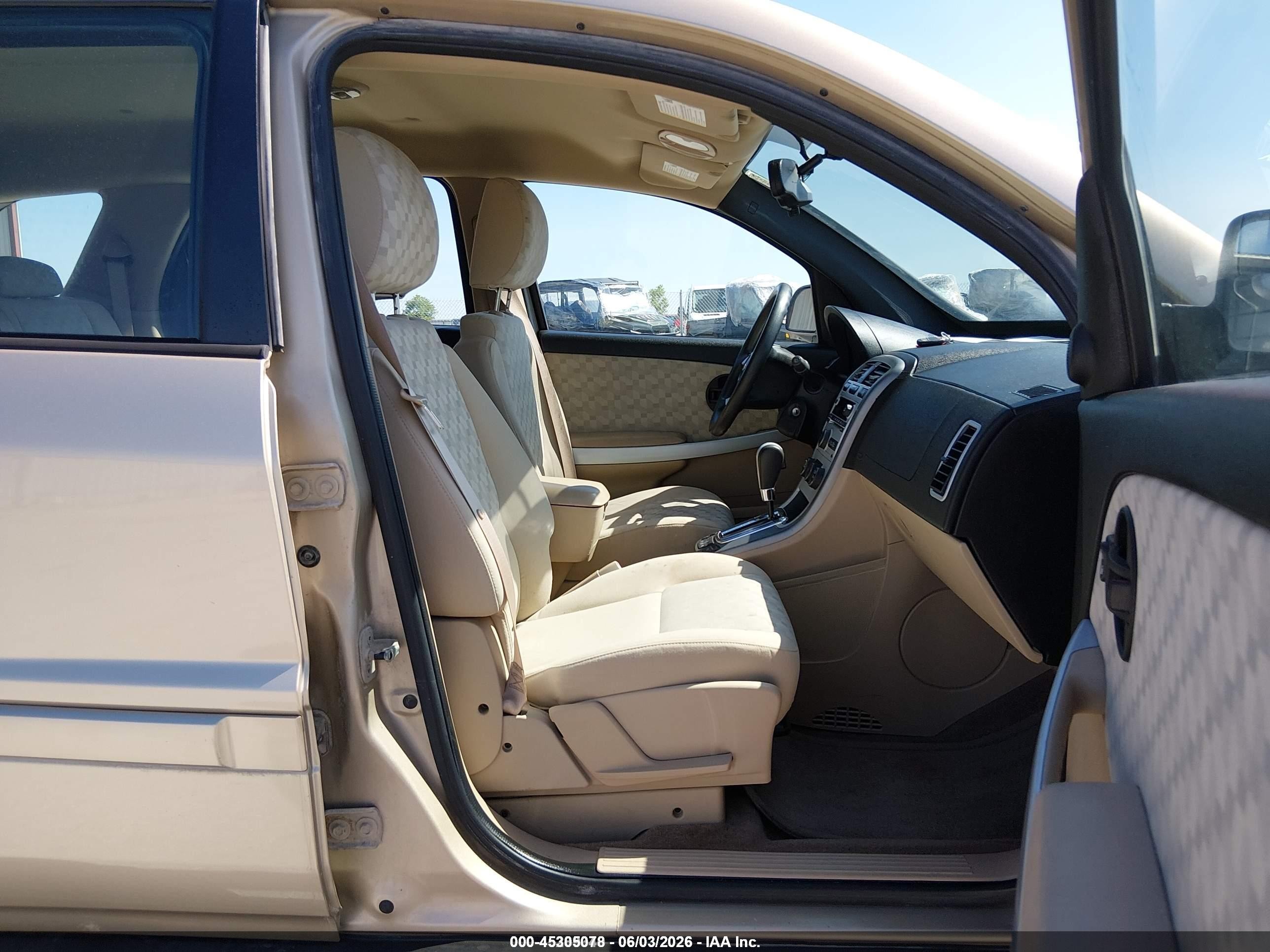 2008 Chevrolet Equinox Ls Gold vin: 2CNDL13F586346669