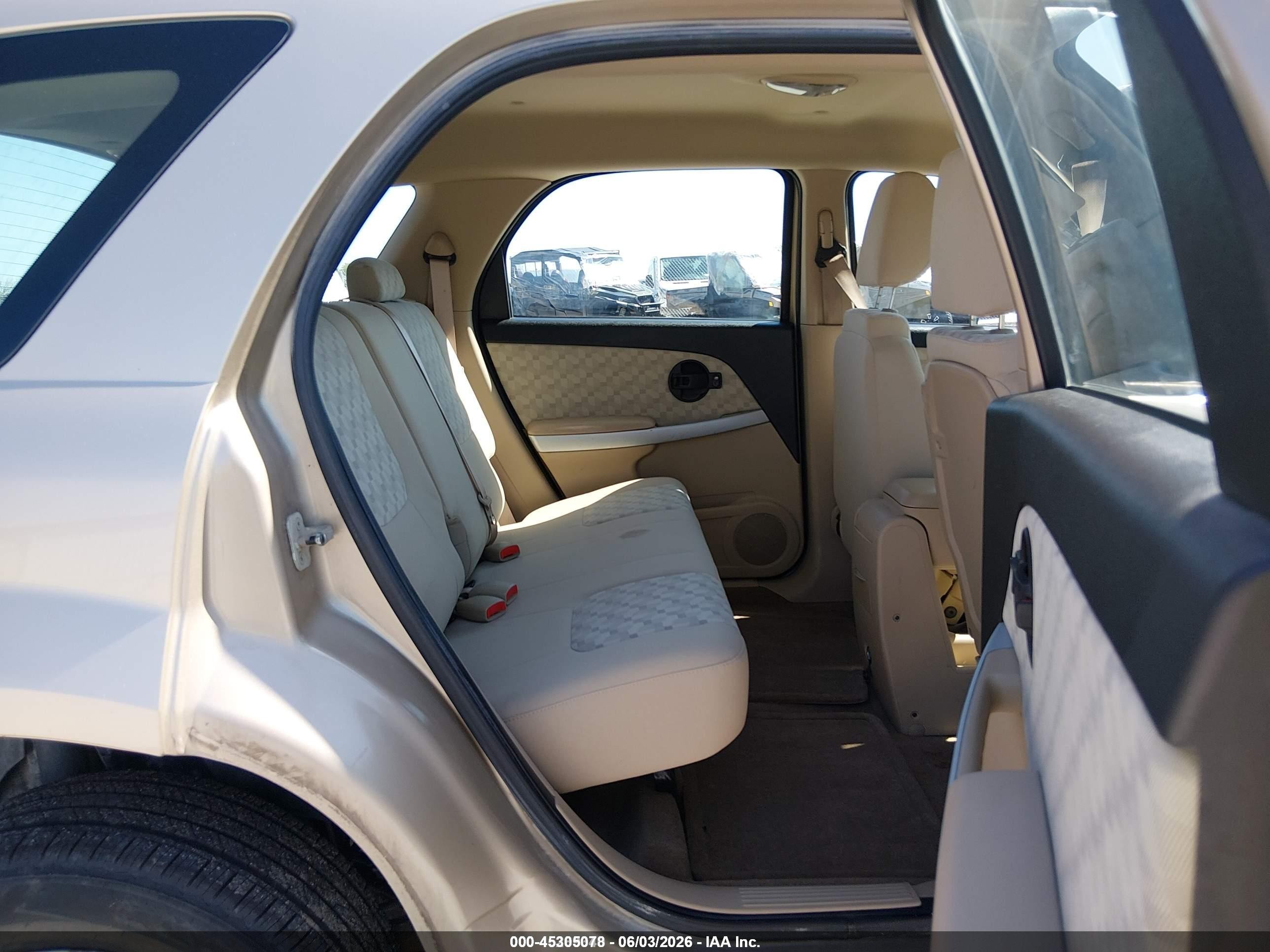 2008 Chevrolet Equinox Ls Gold vin: 2CNDL13F586346669