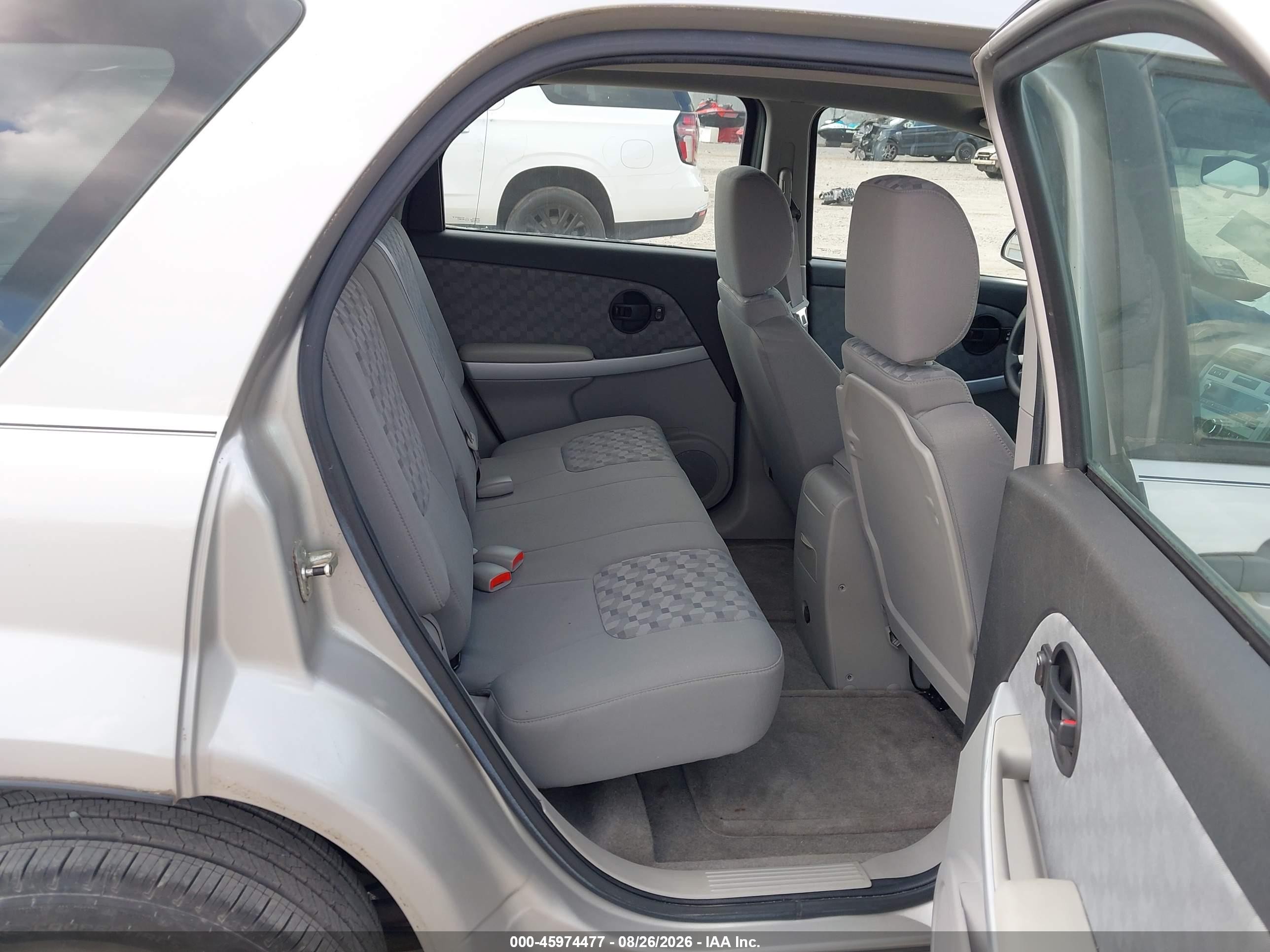2007 Chevrolet Equinox Ls Silver vin: 2CNDL13F676121031