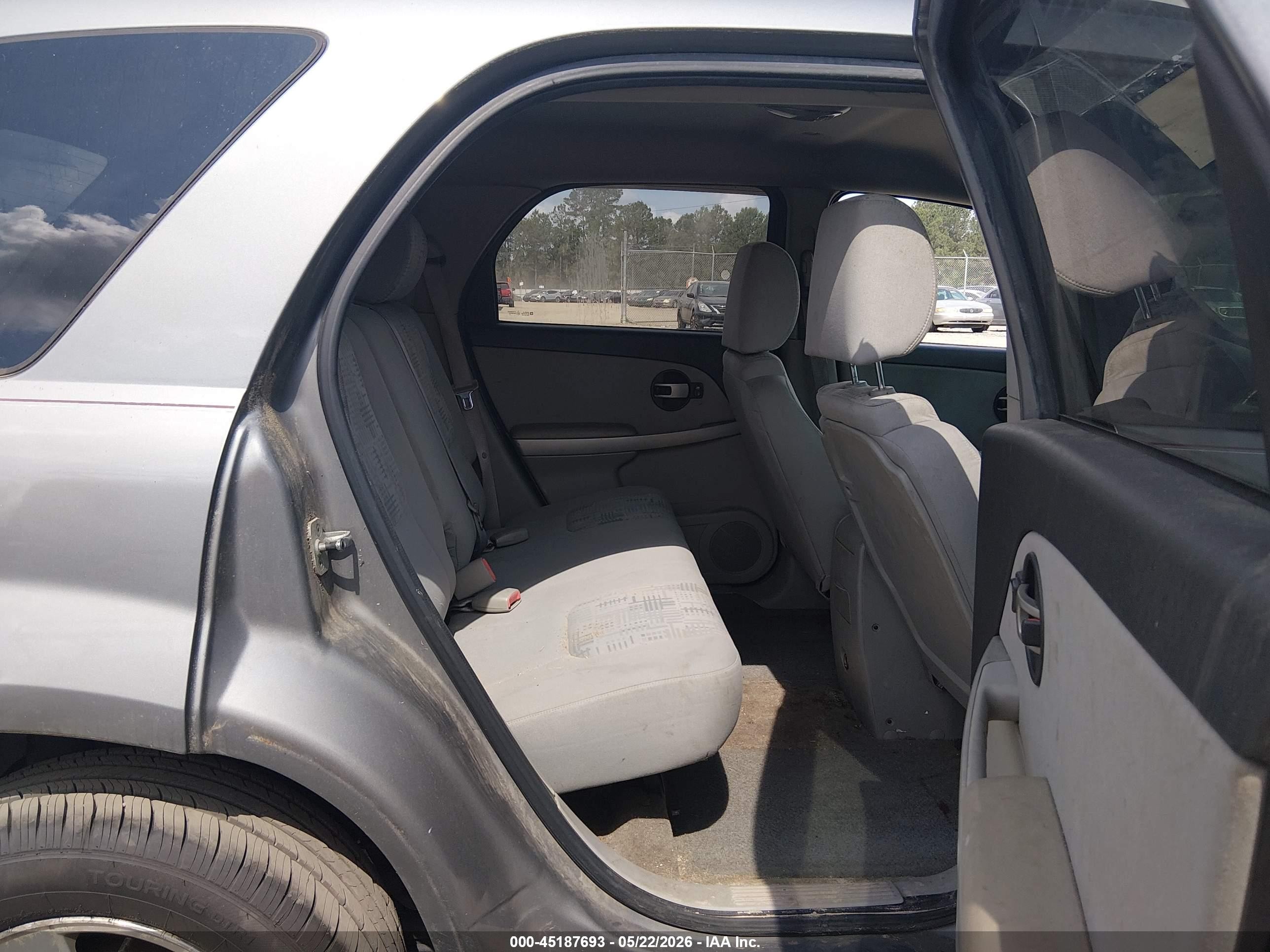 2005 Chevrolet Equinox Ls Silver vin: 2CNDL13F756124954