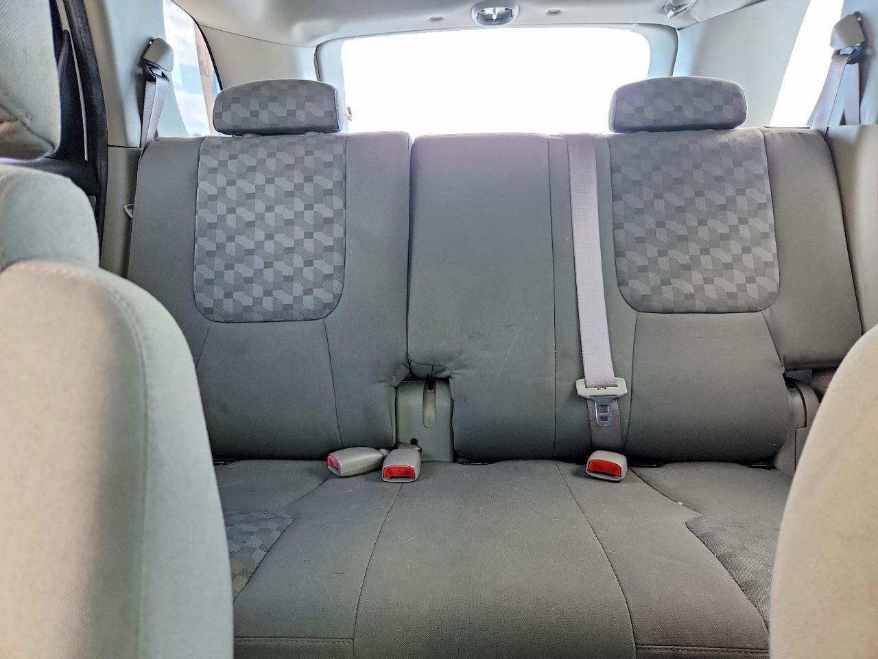 2007 Chevrolet Equinox Ls White vin: 2CNDL13F776001139