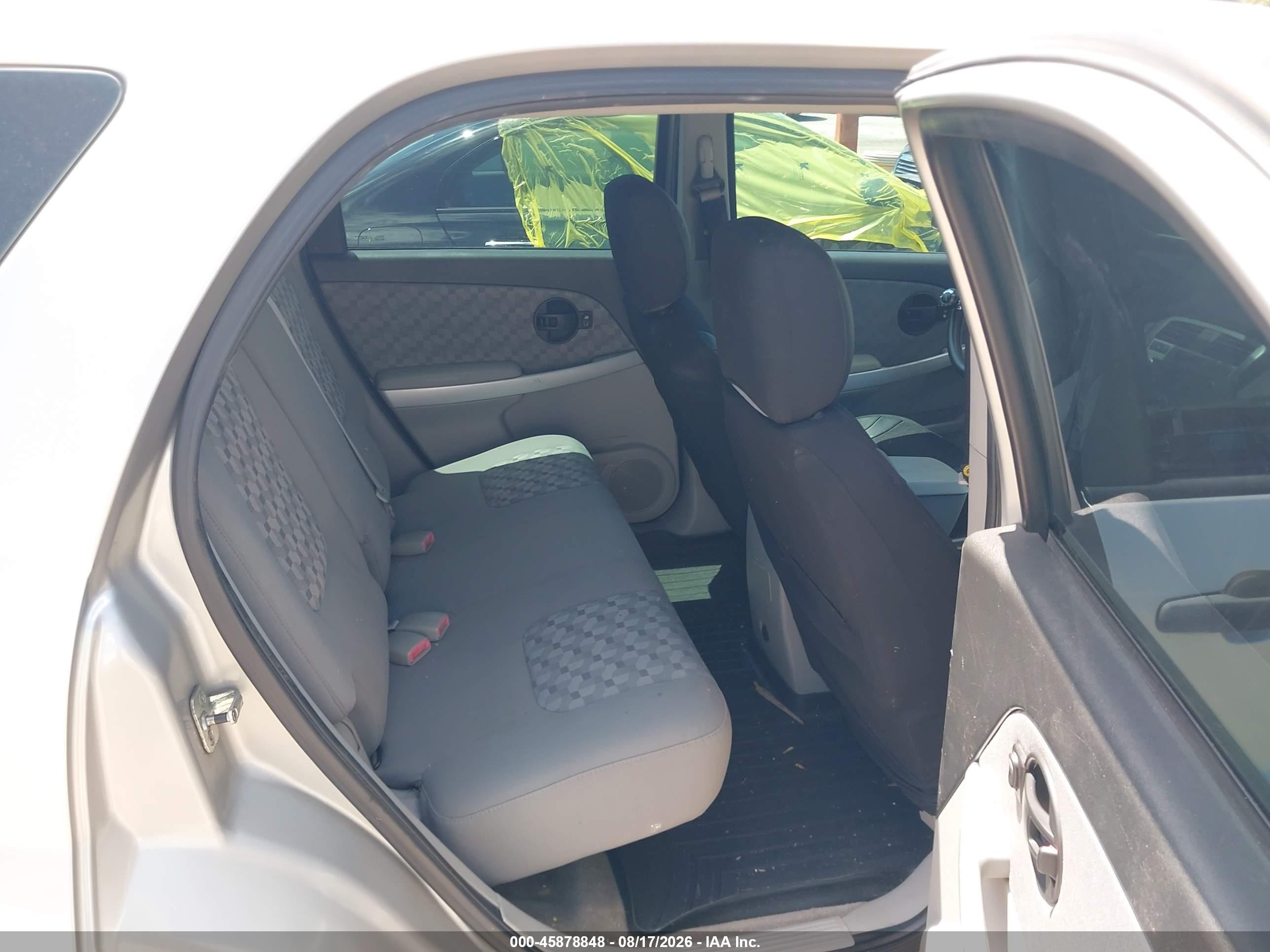 2008 Chevrolet Equinox Ls Silver vin: 2CNDL13F786031761