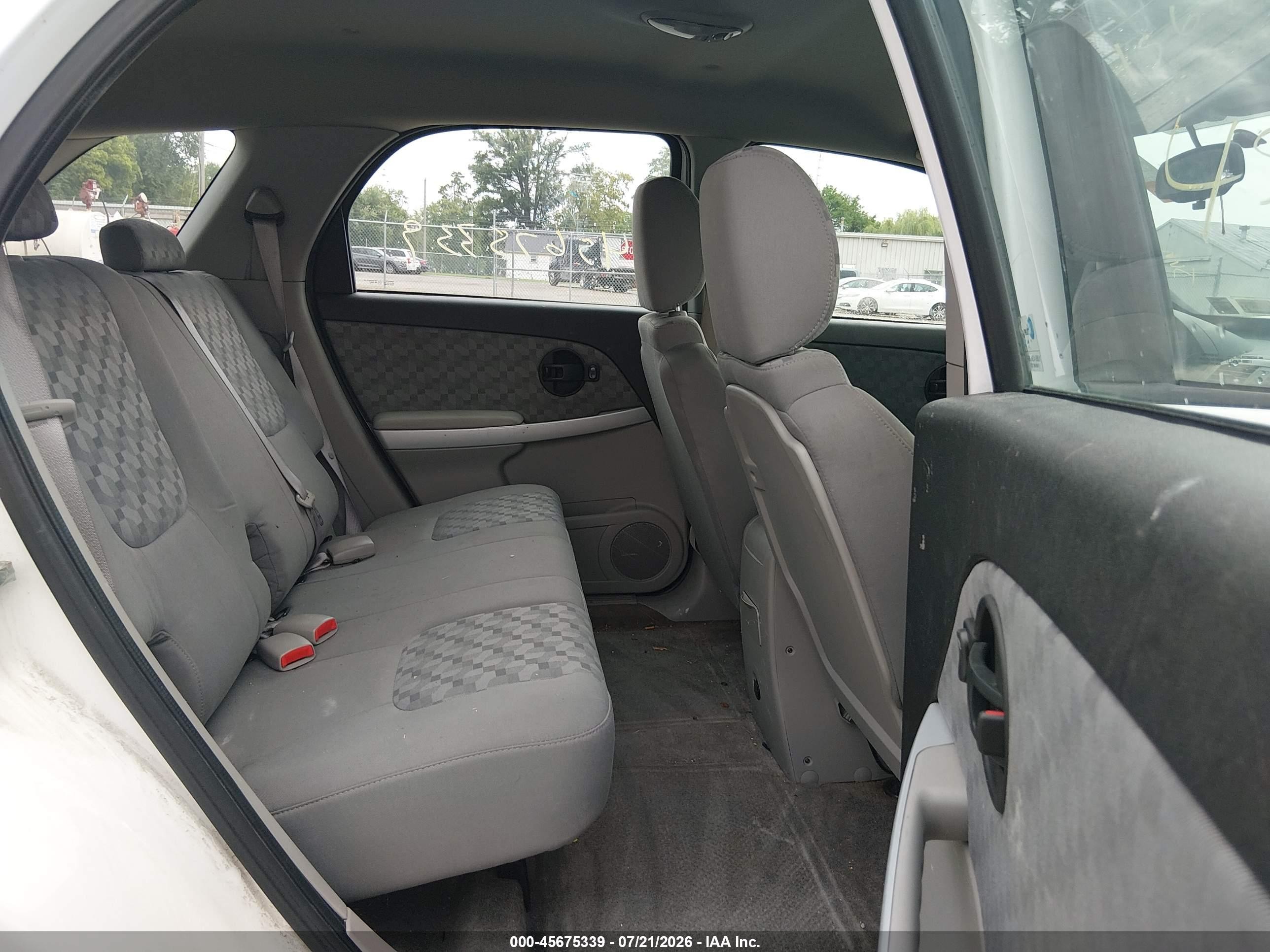 2008 Chevrolet Equinox Ls White vin: 2CNDL13F986021118