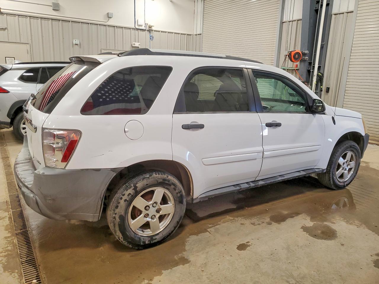 2005 Chevrolet Equinox Ls Белый vin: 2CNDL23F056101375