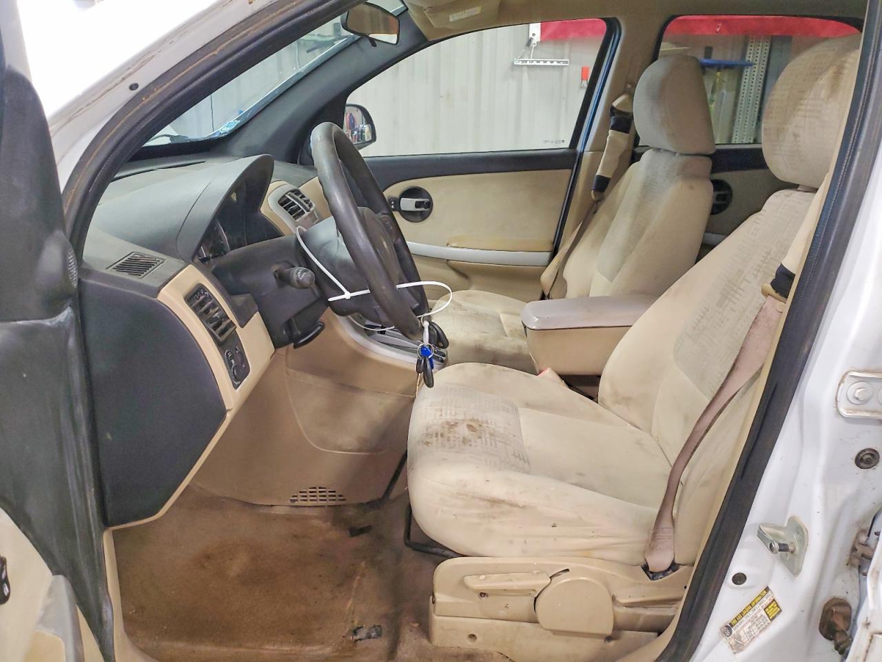 2005 Chevrolet Equinox Ls Белый vin: 2CNDL23F056101375
