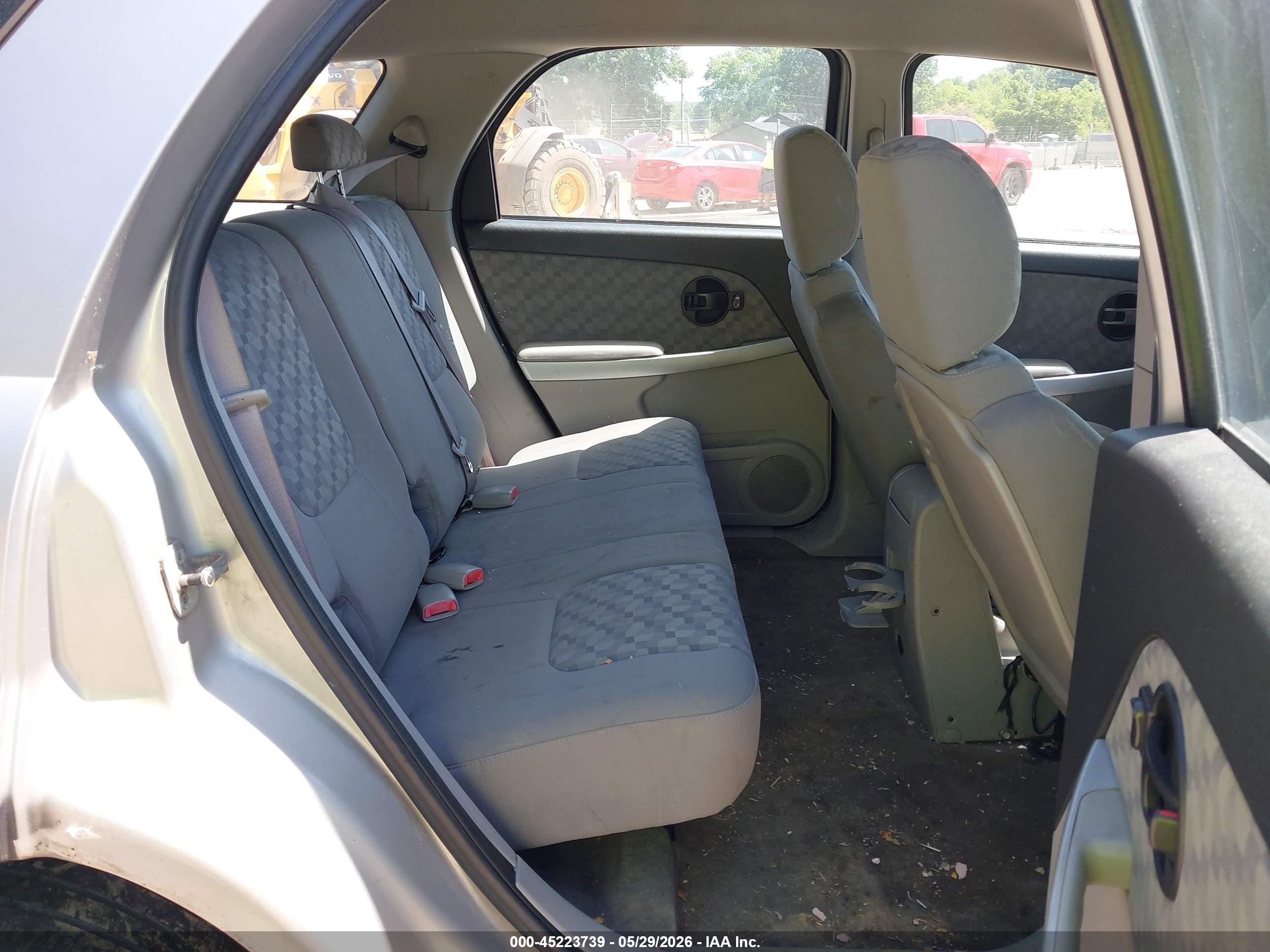 2007 Chevrolet Equinox Ls Silver vin: 2CNDL23F976077242