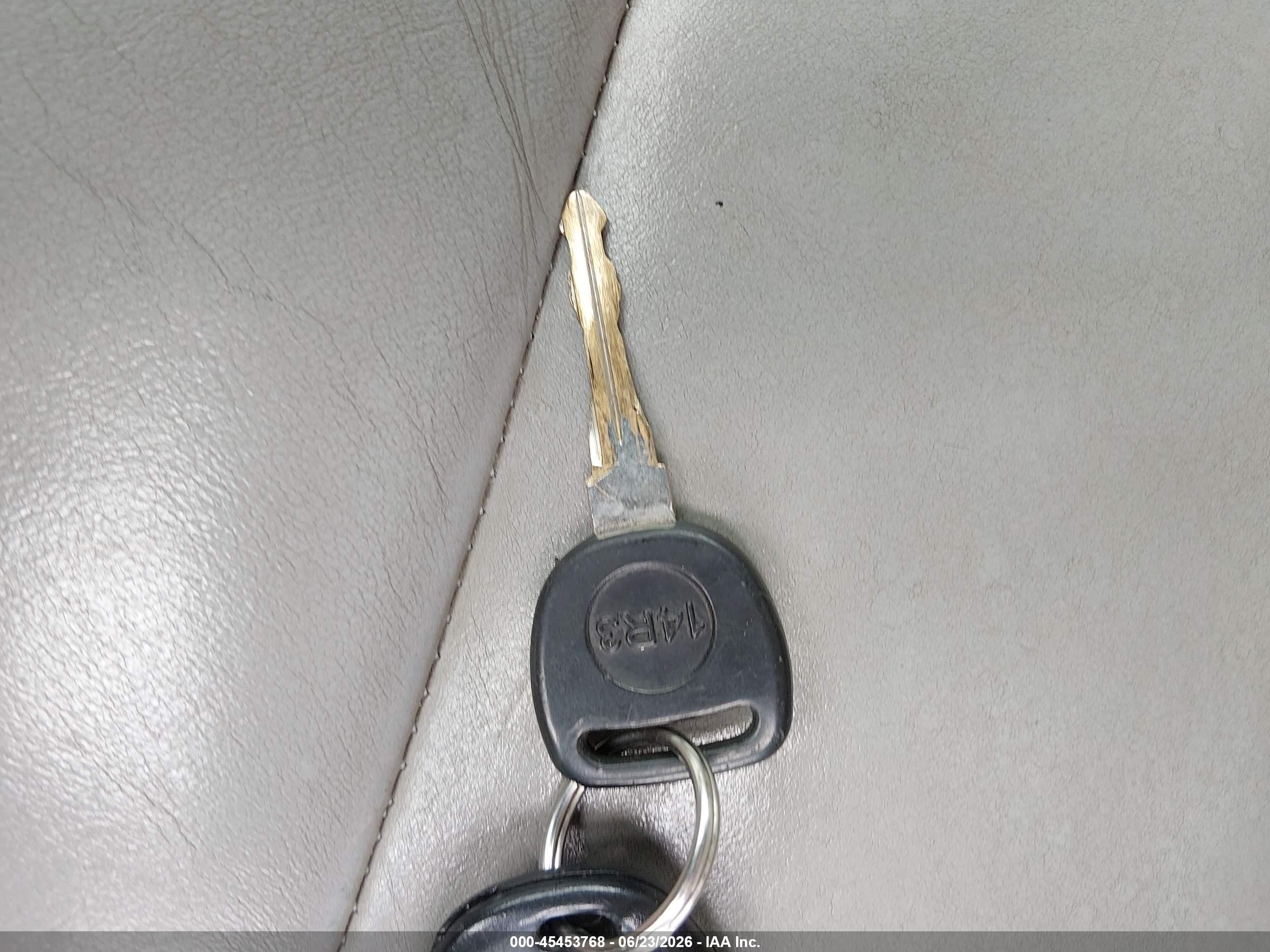 2005 Chevrolet Equinox Lt Blue vin: 2CNDL73F356130916